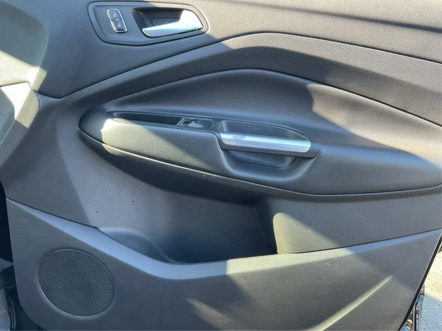 2016 Ford Escape SE (1FMCU9G92GU) with an Other engine, located at 1230 East Main St, Xenia, OH, 45385, (937) 908-9800, 39.688026, -83.910172 - **Adventure Awaits with the 2016 Ford Escape SE at Advantage Car and Credit - New Carlisle!**<br /> <br /> Are you ready to elevate your lifestyle with a vehicle that can handle both your daily commutes and weekend getaways? Look no further than this stunning 2016 Ford Escape SE, available now at Ad - Photo#19