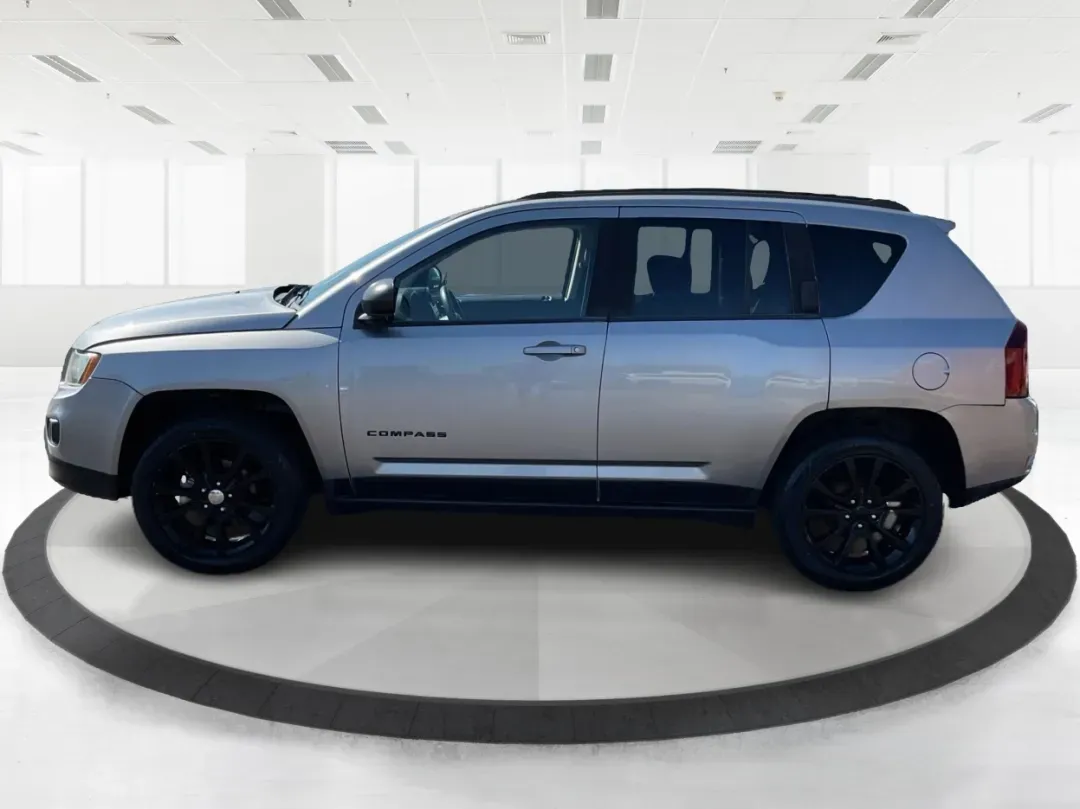 2015 Jeep Compass Altitude Edition (1C4NJCBA6FD) with an 2L I-4 DOHC engine, located at 8750 N County Rd 25A, Piqua, OH, 45356, (937) 908-9800, 40.164391, -84.232513 - **Adventure Awaits in the 2015 Jeep Compass Altitude Edition at Advantage Car and Credit - Fairborn!**<br /> <br /> Are you ready for your next adventure? The 2015 Jeep Compass Altitude Edition is your perfect companion for weekend getaways, family road trips, or even your daily commute! This versat - Photo#5