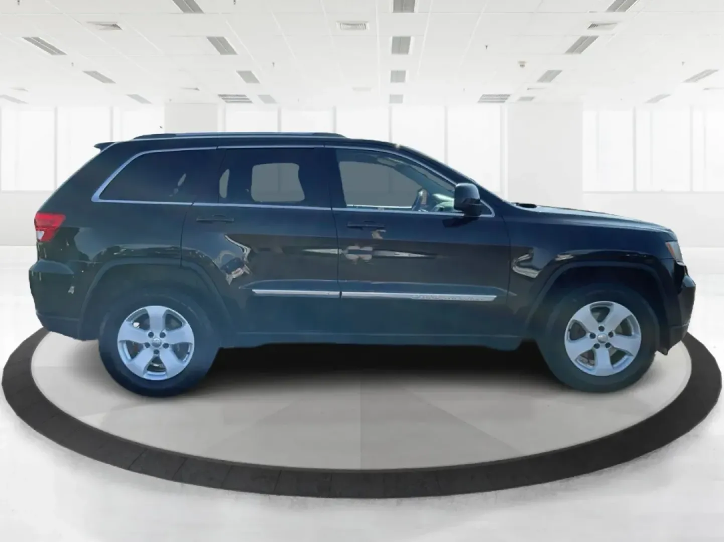 2012 Jeep Grand Cherokee Laredo (1C4RJFAG8CC) with an Other engine, located at 4508 South Dixie Dr, Moraine, OH, 45439, (937) 908-9800, 39.689976, -84.218452 - **Adventure Awaits with the 2012 Jeep Grand Cherokee Laredo Perfect for Your Next Journey!**<br /> <br /> Are you ready to upgrade your driving experience while embracing the adventurous lifestyle that comes with owning an SUV? The 2012 Jeep Grand Cherokee Laredo is the epitome of versatility, desi - Photo#1