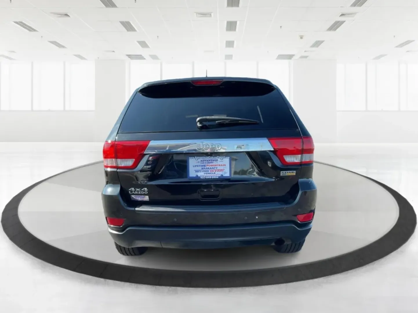 2012 Jeep Grand Cherokee Laredo (1C4RJFAG8CC) with an Other engine, located at 4508 South Dixie Dr, Moraine, OH, 45439, (937) 908-9800, 39.689976, -84.218452 - **Adventure Awaits with the 2012 Jeep Grand Cherokee Laredo Perfect for Your Next Journey!**<br /> <br /> Are you ready to upgrade your driving experience while embracing the adventurous lifestyle that comes with owning an SUV? The 2012 Jeep Grand Cherokee Laredo is the epitome of versatility, desi - Photo#3