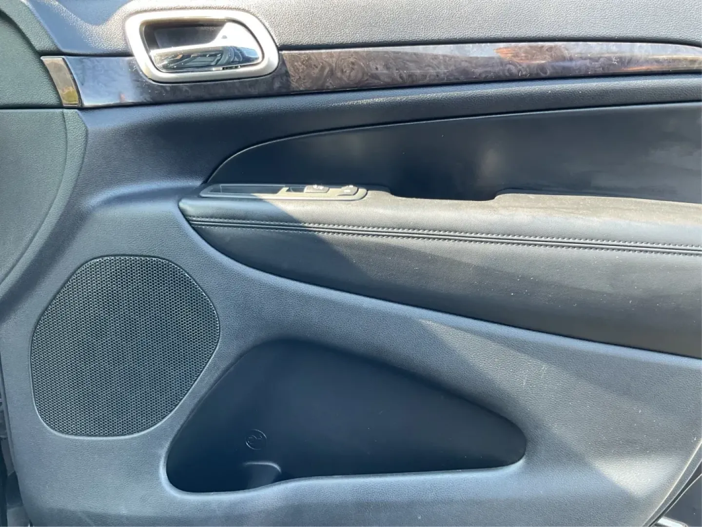 2012 Jeep Grand Cherokee Laredo (1C4RJFAG8CC) with an Other engine, located at 4508 South Dixie Dr, Moraine, OH, 45439, (937) 908-9800, 39.689976, -84.218452 - **Adventure Awaits with the 2012 Jeep Grand Cherokee Laredo Perfect for Your Next Journey!**<br /> <br /> Are you ready to upgrade your driving experience while embracing the adventurous lifestyle that comes with owning an SUV? The 2012 Jeep Grand Cherokee Laredo is the epitome of versatility, desi - Photo#20