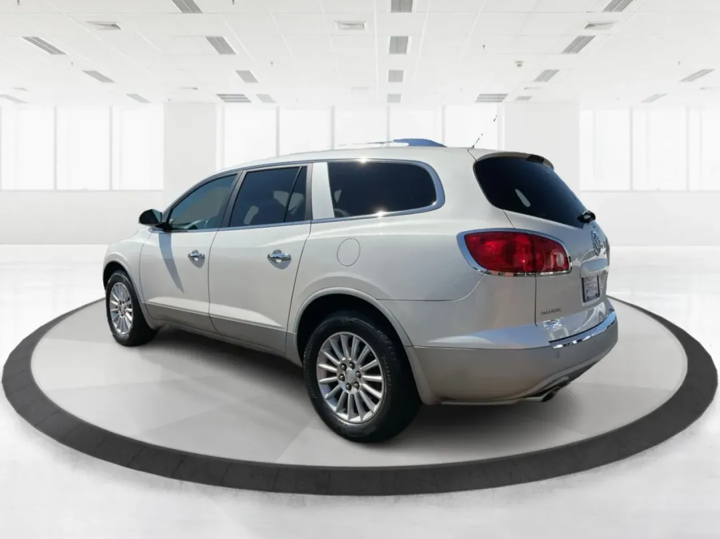 2011 Buick Enclave 1XL (5GAKVBED2BJ) with an 3.6L V-6 gasoline direct injection engine, located at 880 E. National Road, Vandalia, OH, 45377, (937) 908-9800, 39.891918, -84.183594 - **Discover the Perfect Family Adventure Vehicle at Advantage Car and Credit - Vandalia!**<br /> <br /> If you're on the lookout for a vehicle that offers both style and practicality, look no further than our 2011 Buick Enclave, available now at Advantage Car and Credit in Vandalia, OH. At our **Buy - Photo#4