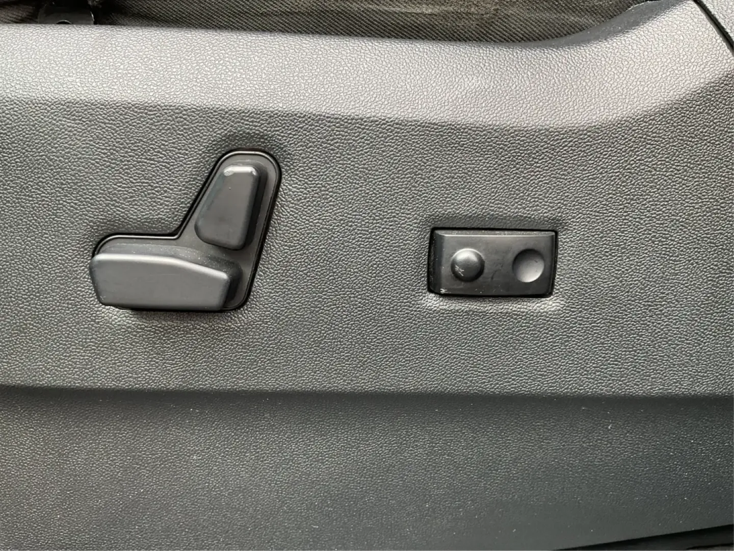 2017 Dodge Grand Caravan GT (2C4RDGEG4HR) with an Pentastar 3.6L V-6 DOHC engine, located at 1951 S Dayton Lakeview Rd., New Carlisle, OH, 45344, (937) 908-9800, 39.890999, -84.050255 - Elevate your family's adventures with the perfect vehicle designed for comfort and versatility-the 2017 Dodge Grand Caravan GT, available now at Advantage Car and Credit in Piqua, OH. This spacious passenger van is not just a mode of transport; it's the ideal companion for growing families, weekend - Photo#17