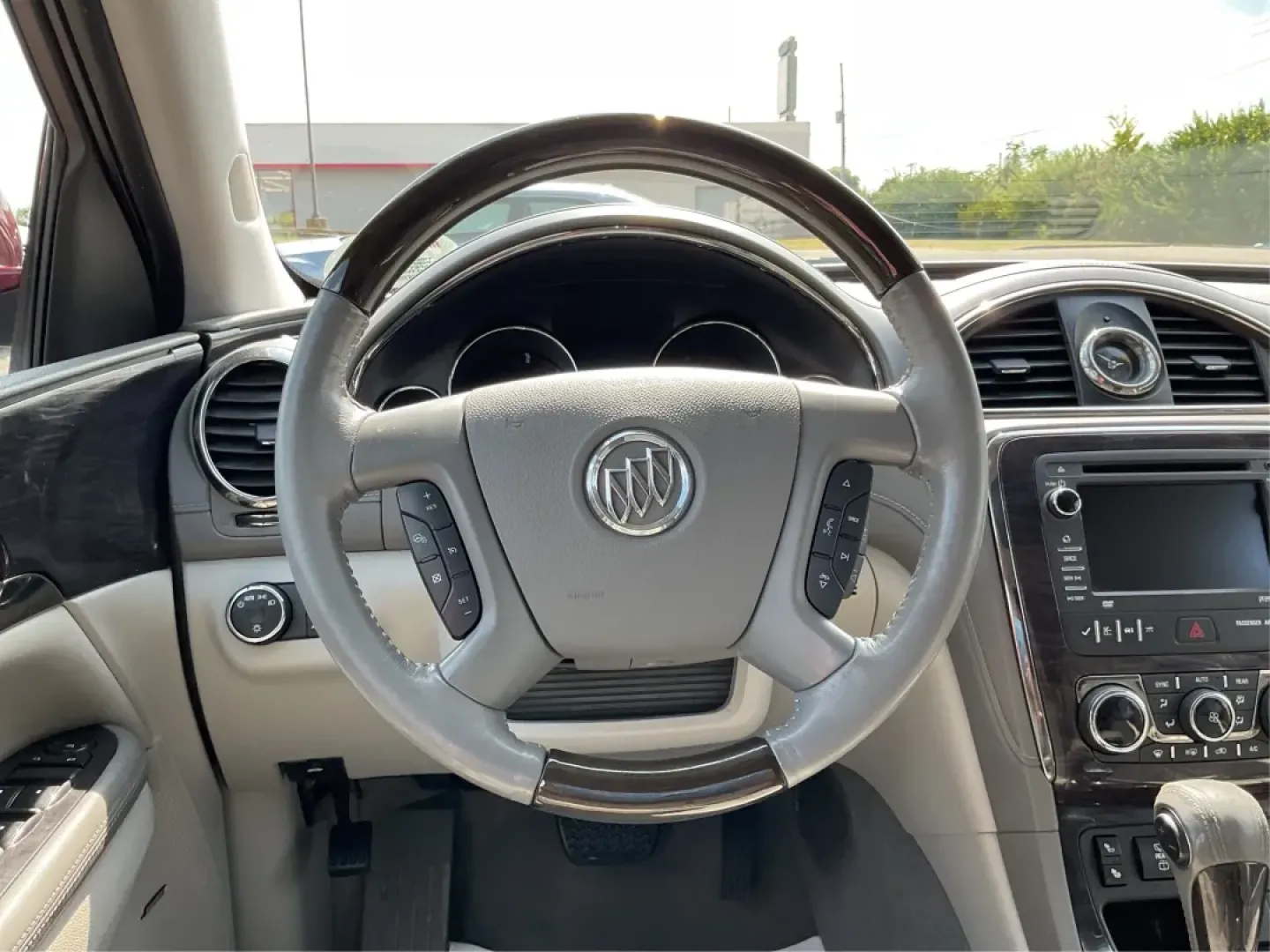 2015 Buick Enclave Leather (5GAKVBKD7FJ) with an 3.6L V-6 gasoline direct injection engine, located at 1951 S Dayton Lakeview Rd., New Carlisle, OH, 45344, (937) 908-9800, 39.890999, -84.050255 - **Adventure Awaits with the 2015 Buick Enclave at Advantage Car and Credit New Carlisle**<br /> <br /> If you're searching for the perfect vehicle for family road trips, daily commutes, or weekend getaways, look no further than the 2015 Buick Enclave. This luxurious SUV seamlessly combines style, s - Photo#16