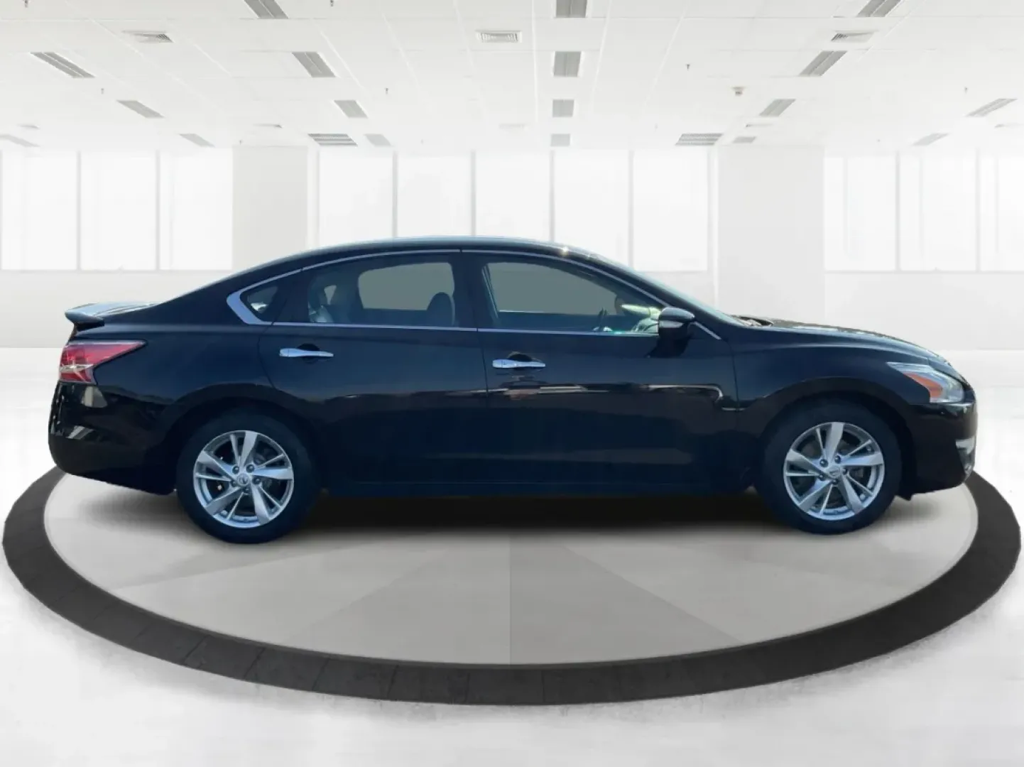 2015 Nissan Altima 2.5 SL (1N4AL3APXFC) with an 2.5L I-4 DOHC engine, located at 4508 South Dixie Dr, Moraine, OH, 45439, (937) 908-9800, 39.689976, -84.218452 - **Elevate Your Daily Drive with the 2015 Nissan Altima 2.5 SL Perfect for Every Journey!**<br /> <br /> Are you looking for a reliable sedan that effortlessly transitions from weekday commutes to weekend adventures? The 2015 Nissan Altima 2.5 SL is not just a vehicle; it's a lifestyle upgrade. Desi - Photo#1