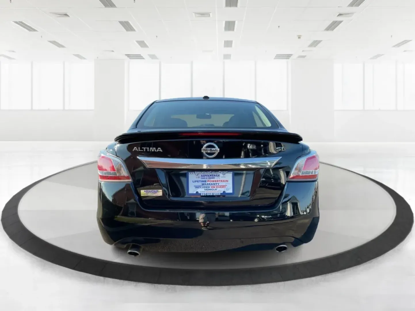 2015 Nissan Altima 2.5 SL (1N4AL3APXFC) with an 2.5L I-4 DOHC engine, located at 4508 South Dixie Dr, Moraine, OH, 45439, (937) 908-9800, 39.689976, -84.218452 - **Elevate Your Daily Drive with the 2015 Nissan Altima 2.5 SL Perfect for Every Journey!**<br /> <br /> Are you looking for a reliable sedan that effortlessly transitions from weekday commutes to weekend adventures? The 2015 Nissan Altima 2.5 SL is not just a vehicle; it's a lifestyle upgrade. Desi - Photo#3