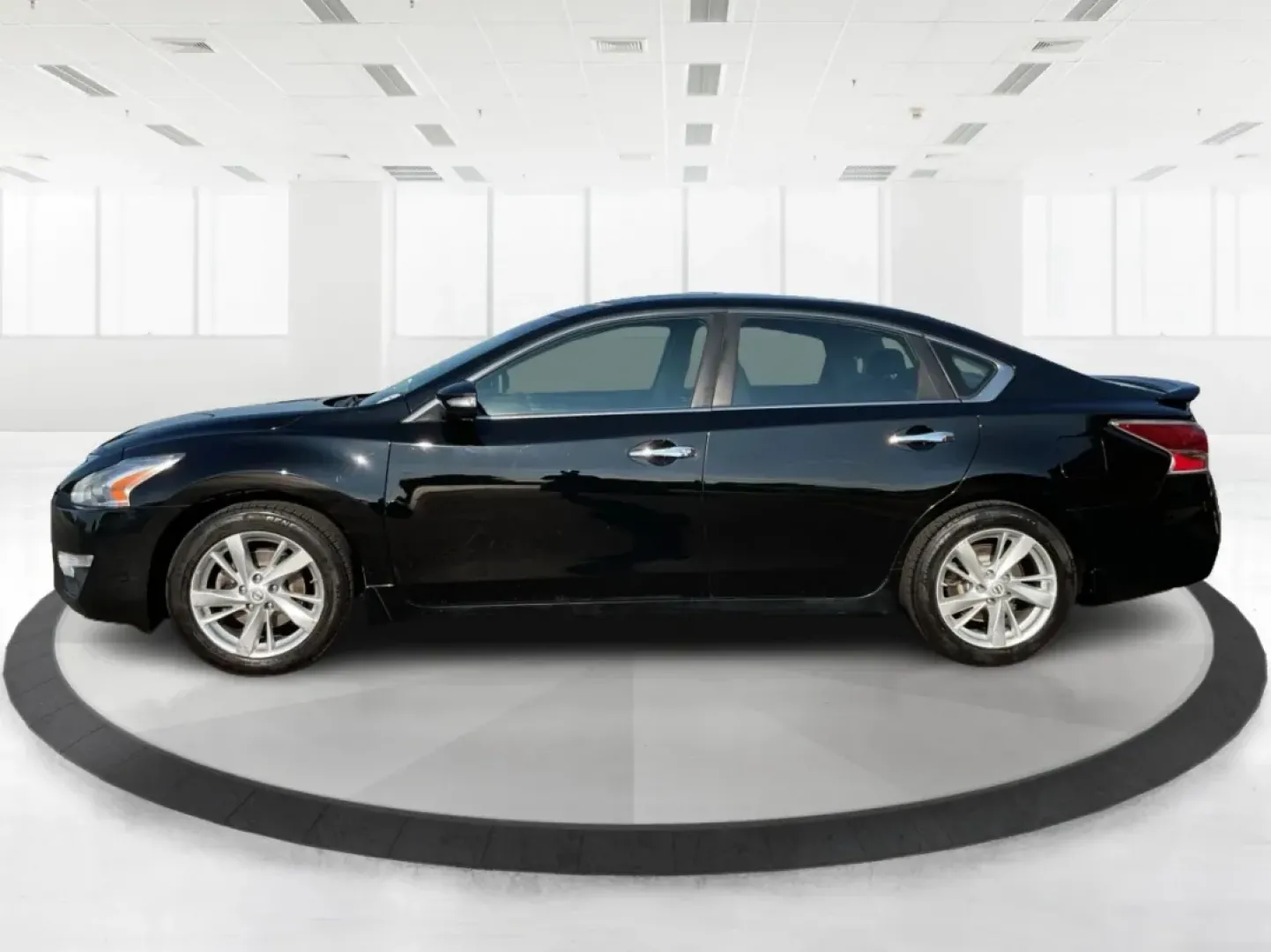 2015 Nissan Altima 2.5 SL (1N4AL3APXFC) with an 2.5L I-4 DOHC engine, located at 4508 South Dixie Dr, Moraine, OH, 45439, (937) 908-9800, 39.689976, -84.218452 - **Elevate Your Daily Drive with the 2015 Nissan Altima 2.5 SL Perfect for Every Journey!**<br /> <br /> Are you looking for a reliable sedan that effortlessly transitions from weekday commutes to weekend adventures? The 2015 Nissan Altima 2.5 SL is not just a vehicle; it's a lifestyle upgrade. Desi - Photo#5