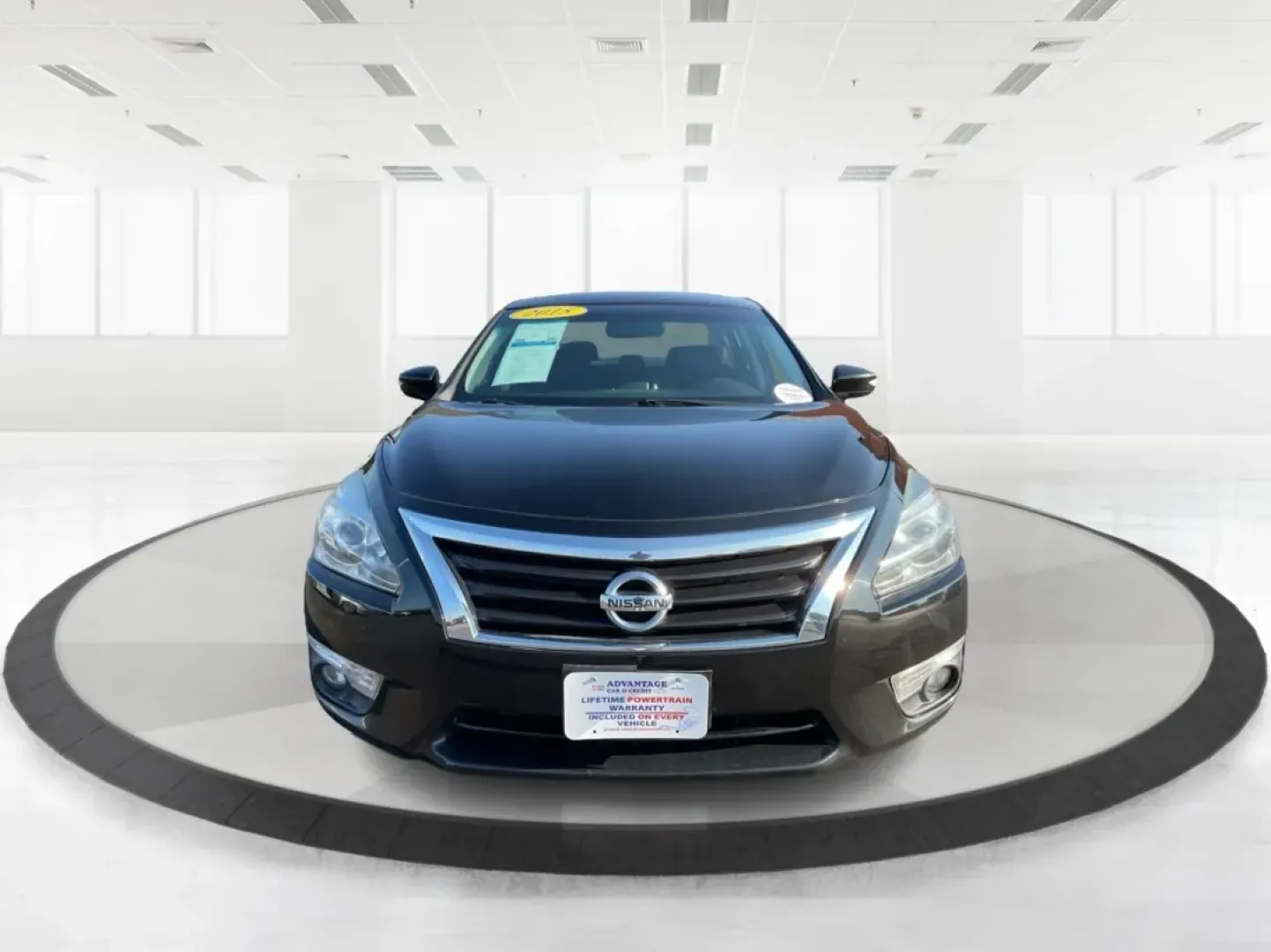 2015 Nissan Altima 2.5 SL (1N4AL3APXFC) with an 2.5L I-4 DOHC engine, located at 4508 South Dixie Dr, Moraine, OH, 45439, (937) 908-9800, 39.689976, -84.218452 - **Elevate Your Daily Drive with the 2015 Nissan Altima 2.5 SL Perfect for Every Journey!**<br /> <br /> Are you looking for a reliable sedan that effortlessly transitions from weekday commutes to weekend adventures? The 2015 Nissan Altima 2.5 SL is not just a vehicle; it's a lifestyle upgrade. Desi - Photo#7