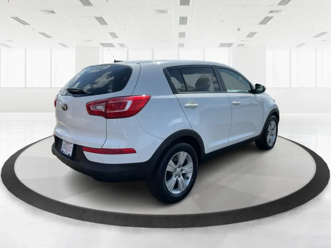 2013 Kia Sportage LX (KNDPBCA26D7) with an 2.4L I-4 DOHC engine, located at 8750 N County Rd 25A, Piqua, OH, 45356, (937) 908-9800, 40.164391, -84.232513 - Experience the ultimate blend of versatility and comfort with this 2013 Kia Sportage LX, perfect for families on the go, urban commuters, or those planning outdoor weekend adventures. This reliable crossover's spacious interior and dynamic performance make it an ideal choice for drivers seeking a de - Photo#2