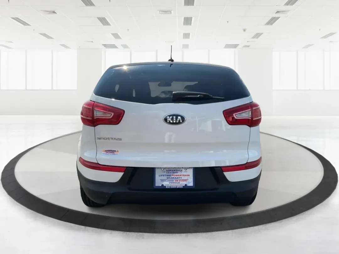 2013 Kia Sportage LX (KNDPBCA26D7) with an 2.4L I-4 DOHC engine, located at 8750 N County Rd 25A, Piqua, OH, 45356, (937) 908-9800, 40.164391, -84.232513 - Experience the ultimate blend of versatility and comfort with this 2013 Kia Sportage LX, perfect for families on the go, urban commuters, or those planning outdoor weekend adventures. This reliable crossover's spacious interior and dynamic performance make it an ideal choice for drivers seeking a de - Photo#3