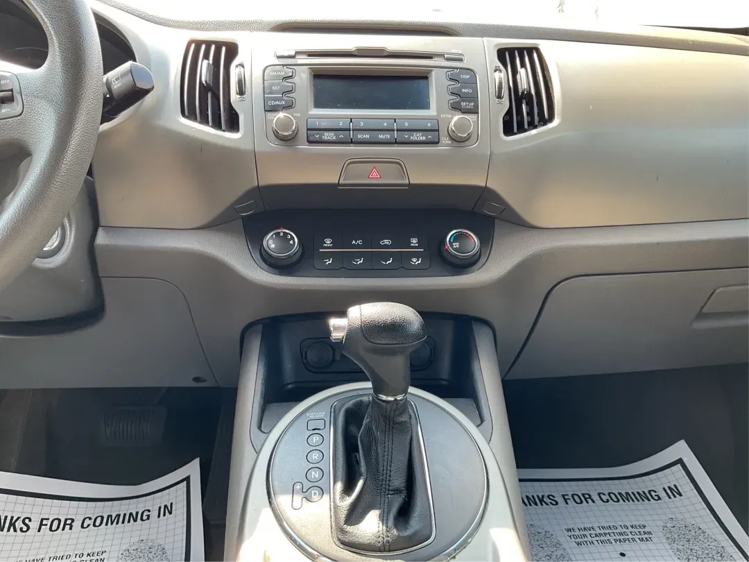 2013 Kia Sportage LX (KNDPBCA26D7) with an 2.4L I-4 DOHC engine, located at 8750 N County Rd 25A, Piqua, OH, 45356, (937) 908-9800, 40.164391, -84.232513 - Experience the ultimate blend of versatility and comfort with this 2013 Kia Sportage LX, perfect for families on the go, urban commuters, or those planning outdoor weekend adventures. This reliable crossover's spacious interior and dynamic performance make it an ideal choice for drivers seeking a de - Photo#12