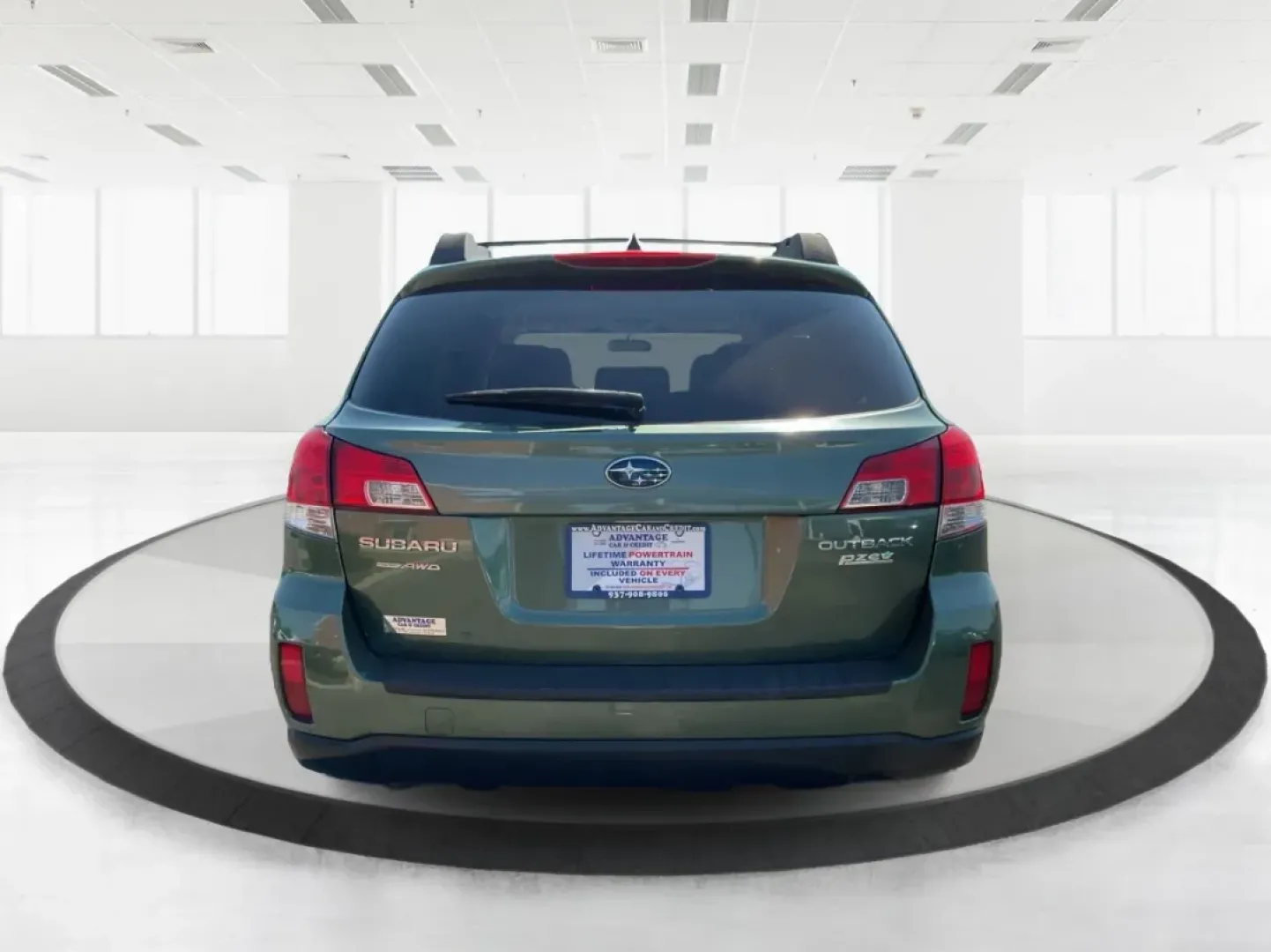 2014 Subaru Outback 2.5i Limited (4S4BRBKC6E3) with an 2.5L H-4 DOHC engine, located at 1184 Kauffman Ave, Fairborn, OH, 45324, (937) 908-9800, 39.807072, -84.030914 - **Adventure Awaits with the 2014 Subaru Outback 2.5i Limited!**<br /> <br /> Are you ready to embrace your adventurous side? The 2014 Subaru Outback 2.5i Limited is the perfect companion for weekend getaways, family road trips, or your daily commute. With its rugged utility body and advanced capabil - Photo#2