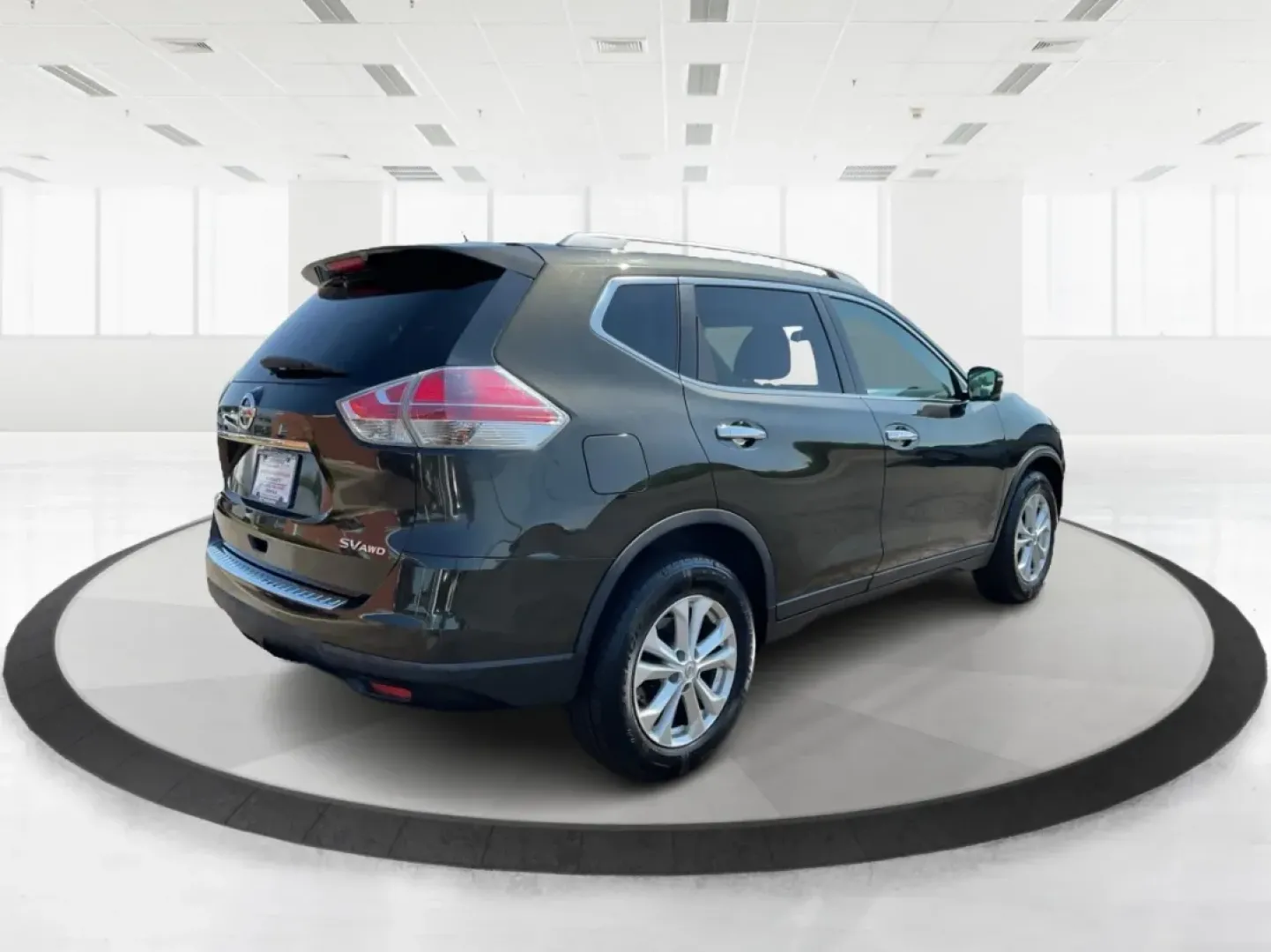 2015 Nissan Rogue SV (5N1AT2MV9FC) with an 2.5L I-4 DOHC engine, located at 4508 South Dixie Dr, Moraine, OH, 45439, (937) 908-9800, 39.689976, -84.218452 - **Adventure Awaits with the 2015 Nissan Rogue SV at Advantage Car and Credit - Moraine!**<br /> <br /> If you're on the hunt for a versatile and reliable SUV that perfectly fits your active lifestyle, look no further than the stunning 2015 Nissan Rogue SV. Whether you're navigating the bustling stre - Photo#2