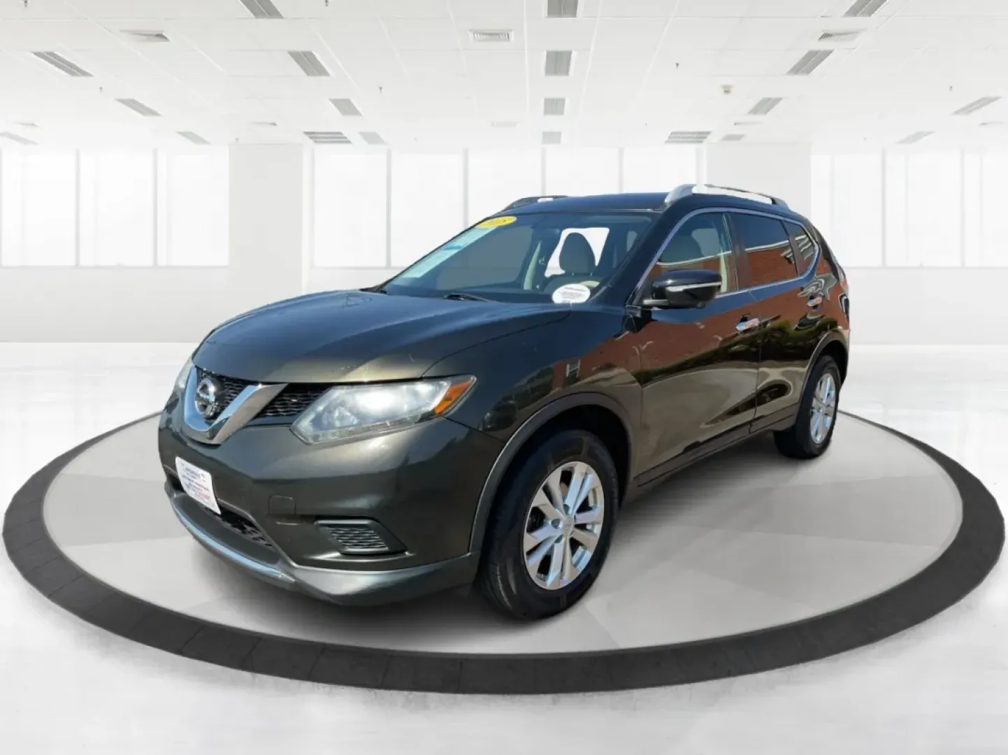 2015 Nissan Rogue SV (5N1AT2MV9FC) with an 2.5L I-4 DOHC engine, located at 4508 South Dixie Dr, Moraine, OH, 45439, (937) 908-9800, 39.689976, -84.218452 - **Adventure Awaits with the 2015 Nissan Rogue SV at Advantage Car and Credit - Moraine!**<br /> <br /> If you're on the hunt for a versatile and reliable SUV that perfectly fits your active lifestyle, look no further than the stunning 2015 Nissan Rogue SV. Whether you're navigating the bustling stre - Photo#8