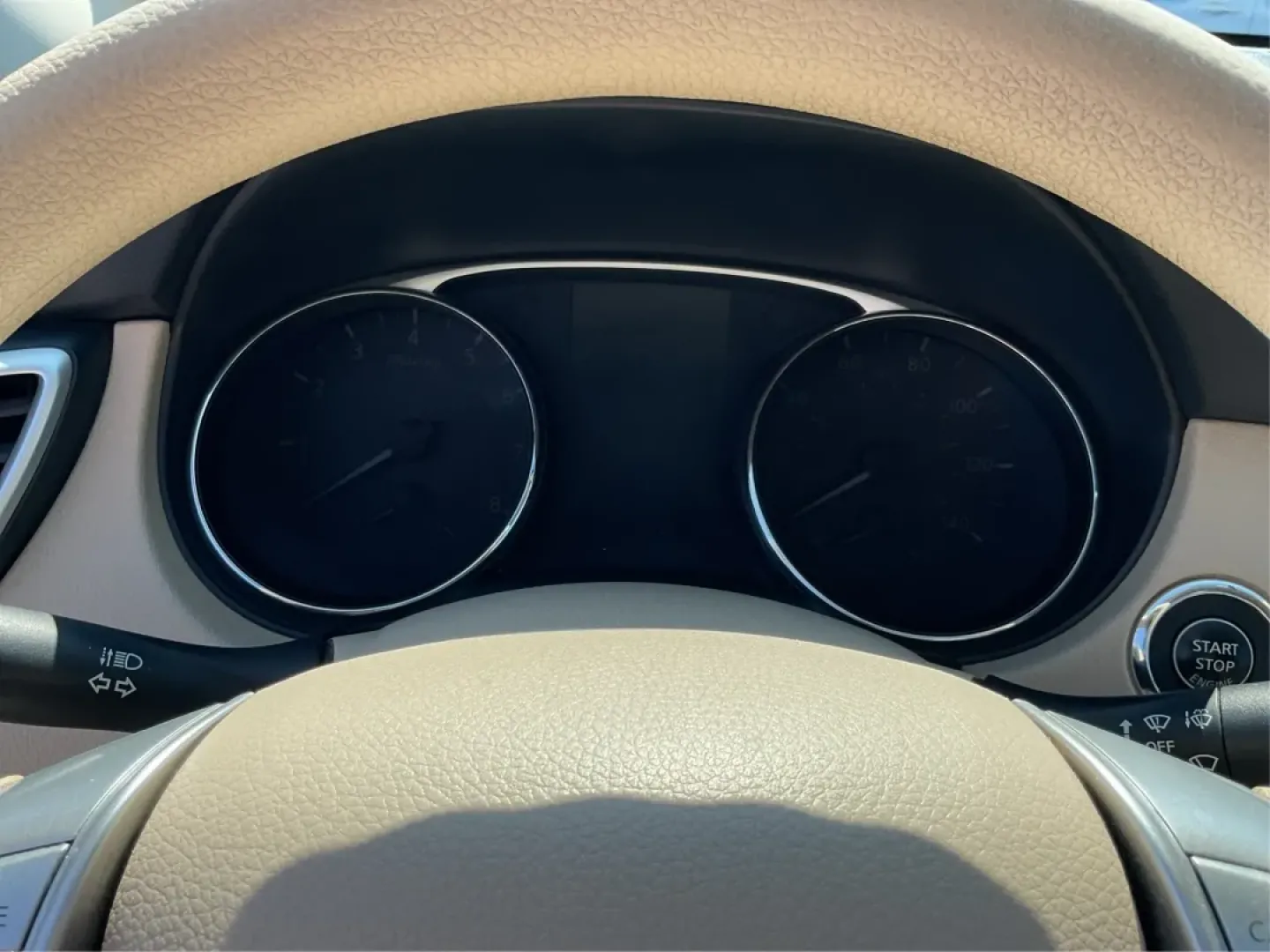 2015 Nissan Rogue SV (5N1AT2MV9FC) with an 2.5L I-4 DOHC engine, located at 4508 South Dixie Dr, Moraine, OH, 45439, (937) 908-9800, 39.689976, -84.218452 - **Adventure Awaits with the 2015 Nissan Rogue SV at Advantage Car and Credit - Moraine!**<br /> <br /> If you're on the hunt for a versatile and reliable SUV that perfectly fits your active lifestyle, look no further than the stunning 2015 Nissan Rogue SV. Whether you're navigating the bustling stre - Photo#15