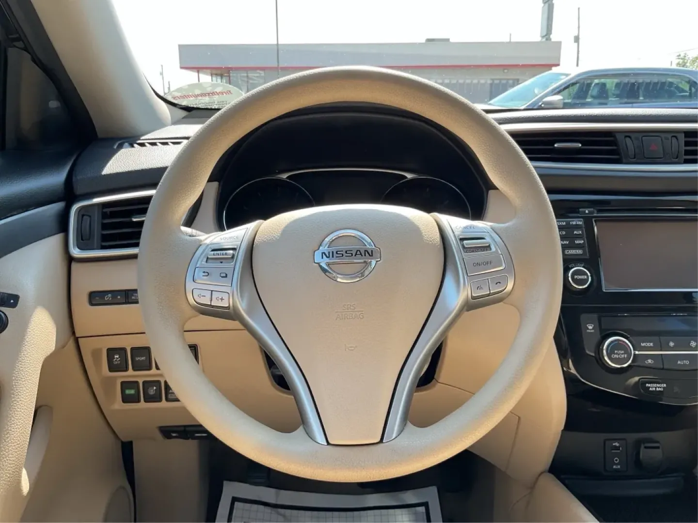 2015 Nissan Rogue SV (5N1AT2MV9FC) with an 2.5L I-4 DOHC engine, located at 4508 South Dixie Dr, Moraine, OH, 45439, (937) 908-9800, 39.689976, -84.218452 - **Adventure Awaits with the 2015 Nissan Rogue SV at Advantage Car and Credit - Moraine!**<br /> <br /> If you're on the hunt for a versatile and reliable SUV that perfectly fits your active lifestyle, look no further than the stunning 2015 Nissan Rogue SV. Whether you're navigating the bustling stre - Photo#16