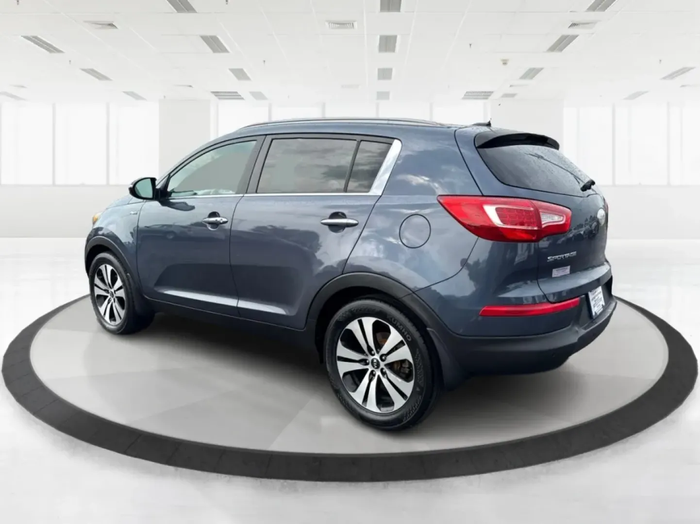 2013 Kia Sportage EX (KNDPCCA24D7) with an 2.4L I-4 DOHC engine, located at 1099 N County Rd 25A, Troy, OH, 45373, (937) 908-9800, 40.057079, -84.212883 - **Discover the Perfect Crossover for Your Active Lifestyle: 2013 Kia Sportage EX at Advantage Car and Credit in Troy, OH!**<br /> <br /> Are you ready to elevate your adventures? The 2013 Kia Sportage EX is a versatile crossover designed for families on the go, weekend warriors, or anyone looking to - Photo#4