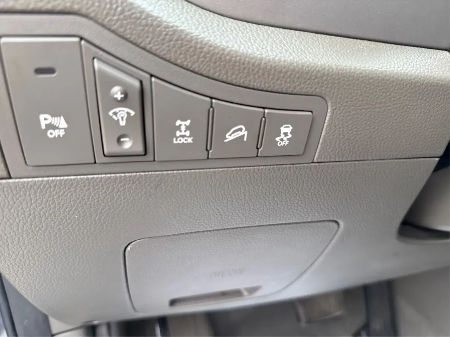 2013 Kia Sportage EX (KNDPCCA24D7) with an 2.4L I-4 DOHC engine, located at 1099 N County Rd 25A, Troy, OH, 45373, (937) 908-9800, 40.057079, -84.212883 - **Discover the Perfect Crossover for Your Active Lifestyle: 2013 Kia Sportage EX at Advantage Car and Credit in Troy, OH!**<br /> <br /> Are you ready to elevate your adventures? The 2013 Kia Sportage EX is a versatile crossover designed for families on the go, weekend warriors, or anyone looking to - Photo#17