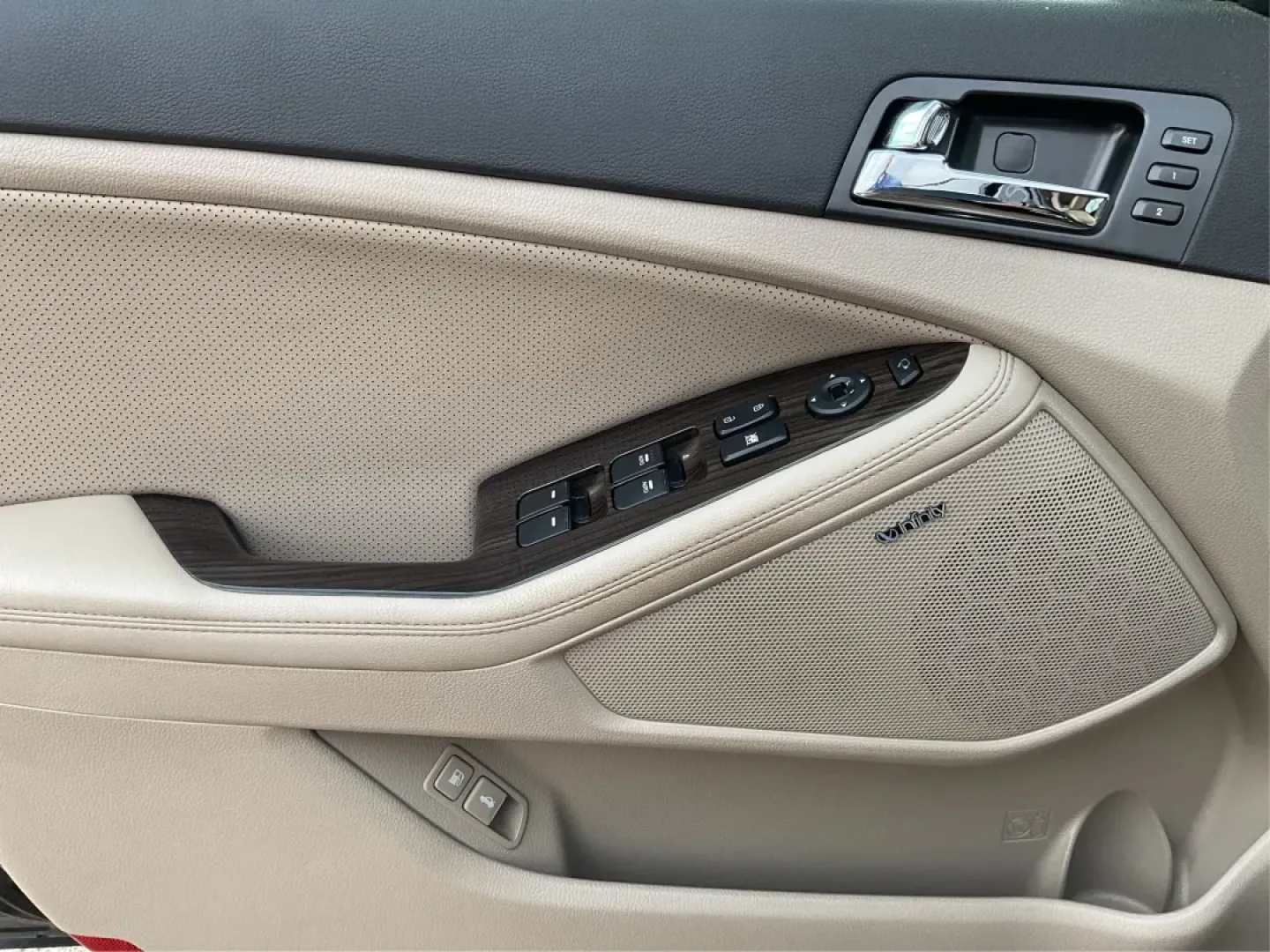 2013 Kia Optima EX (5XXGN4A74DG) with an 2.4L I-4 gasoline direct injection engine, located at 4508 South Dixie Dr, Moraine, OH, 45439, (937) 908-9800, 39.689976, -84.218452 - ### Elevate Your Daily Drive with the 2013 Kia Optima EX at Advantage Car and Credit in Fairborn, OH!<br /> <br /> Are you in search of a reliable sedan that perfectly balances style, comfort, and advanced features? Look no further than the 2013 Kia Optima EX, now available at Advantage Car and Cred - Photo#17