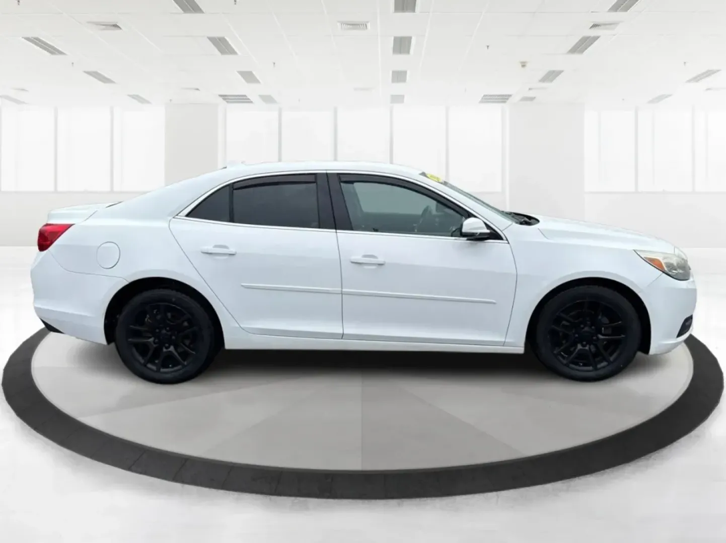 2014 Chevrolet Malibu 1LT (1G11C5SL0EF) with an ECOTEC 2.5L I-4 gasoline direct injection engine, located at 4508 South Dixie Dr, Moraine, OH, 45439, (937) 908-9800, 39.689976, -84.218452 - **Discover Your Next Adventure with the 2014 Chevrolet Malibu 1LT!** <br /> <br /> Are you searching for a reliable sedan that offers both comfort and style? Look no further than the 2014 Chevrolet Malibu 1LT, available now at Advantage Car and Credit in Moraine, OH! This vehicle is perfect for budg - Photo#1