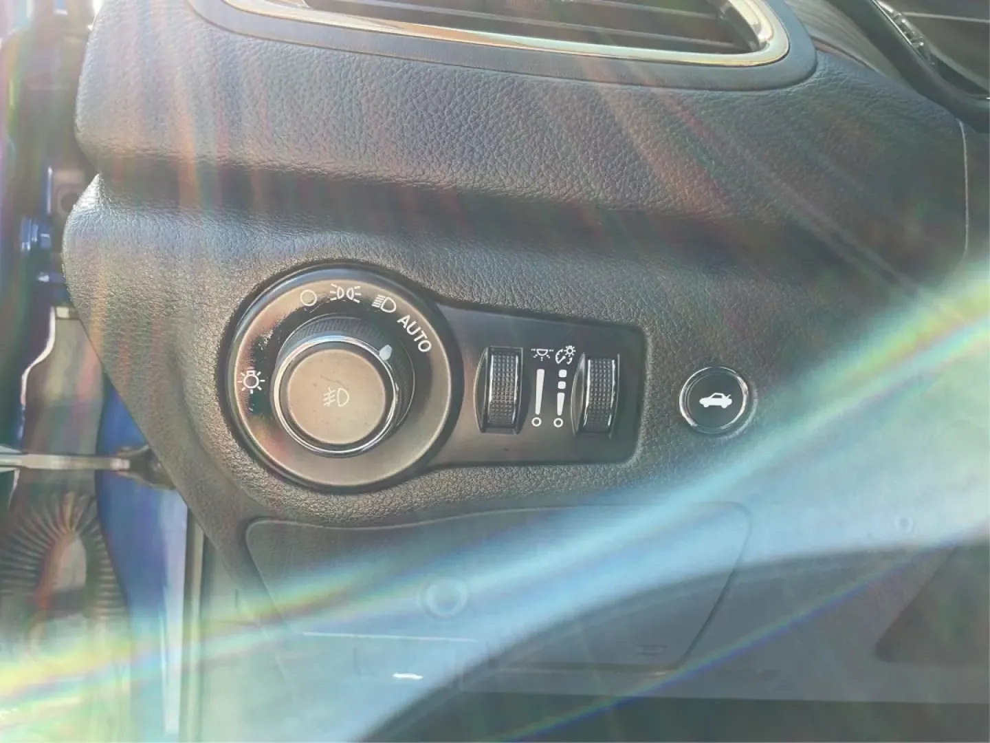 2015 Chrysler 200 C (1C3CCCCB0FN) with an 3.6L V-6 DOHC engine, located at 880 E. National Road, Vandalia, OH, 45377, (937) 908-9800, 39.891918, -84.183594 - **Hit the Road with Confidence: 2015 Chrysler 200 C at Advantage Car and Credit in Vandalia, OH**<br /> <br /> Are you searching for a dependable vehicle that effortlessly combines style, comfort, and advanced technology? Look no further than this stunning 2015 Chrysler 200 C, available now at Advan - Photo#17