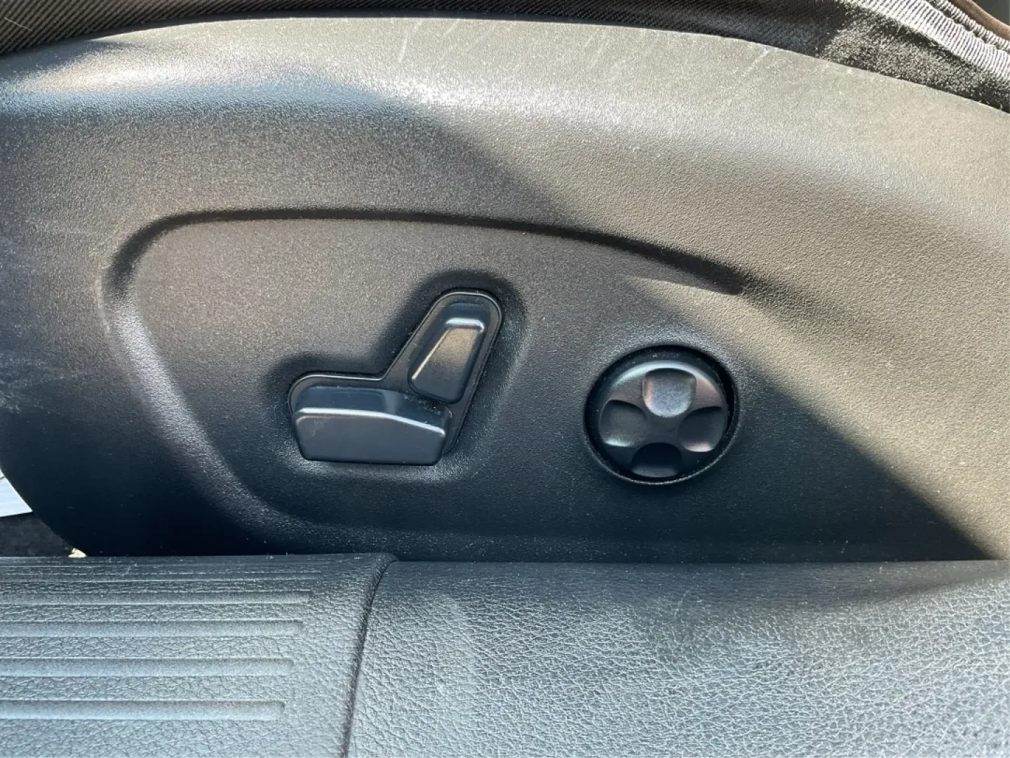 2015 Chrysler 200 C (1C3CCCCB0FN) with an 3.6L V-6 DOHC engine, located at 880 E. National Road, Vandalia, OH, 45377, (937) 908-9800, 39.891918, -84.183594 - **Hit the Road with Confidence: 2015 Chrysler 200 C at Advantage Car and Credit in Vandalia, OH**<br /> <br /> Are you searching for a dependable vehicle that effortlessly combines style, comfort, and advanced technology? Look no further than this stunning 2015 Chrysler 200 C, available now at Advan - Photo#18