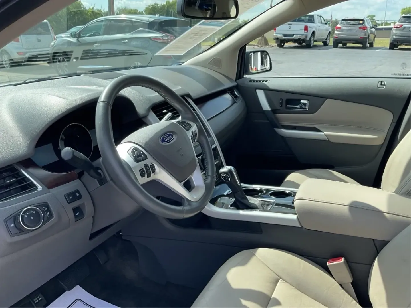 2014 Ford Edge Limited (2FMDK3KCXEB) with an Other engine, located at 1230 East Main St, Xenia, OH, 45385, (937) 908-9800, 39.688026, -83.910172 - **Unleash Your Adventurous Side with the 2014 Ford Edge Limited - Perfect for Family Road Trips and Weekend Getaways!**<br /> <br /> Are you ready to elevate your driving experience? Look no further than this stunning 2014 Ford Edge Limited, available exclusively at Advantage Car and Credit in Xenia - Photo#9