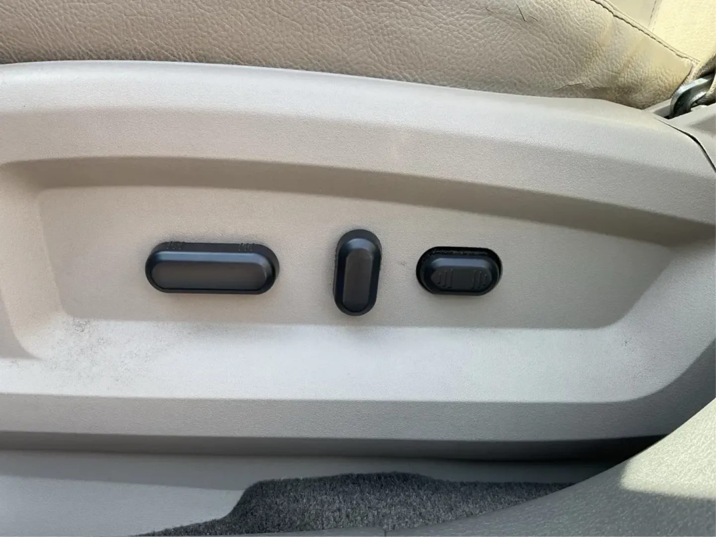 2014 Ford Edge Limited (2FMDK3KCXEB) with an Other engine, located at 1230 East Main St, Xenia, OH, 45385, (937) 908-9800, 39.688026, -83.910172 - **Unleash Your Adventurous Side with the 2014 Ford Edge Limited - Perfect for Family Road Trips and Weekend Getaways!**<br /> <br /> Are you ready to elevate your driving experience? Look no further than this stunning 2014 Ford Edge Limited, available exclusively at Advantage Car and Credit in Xenia - Photo#18