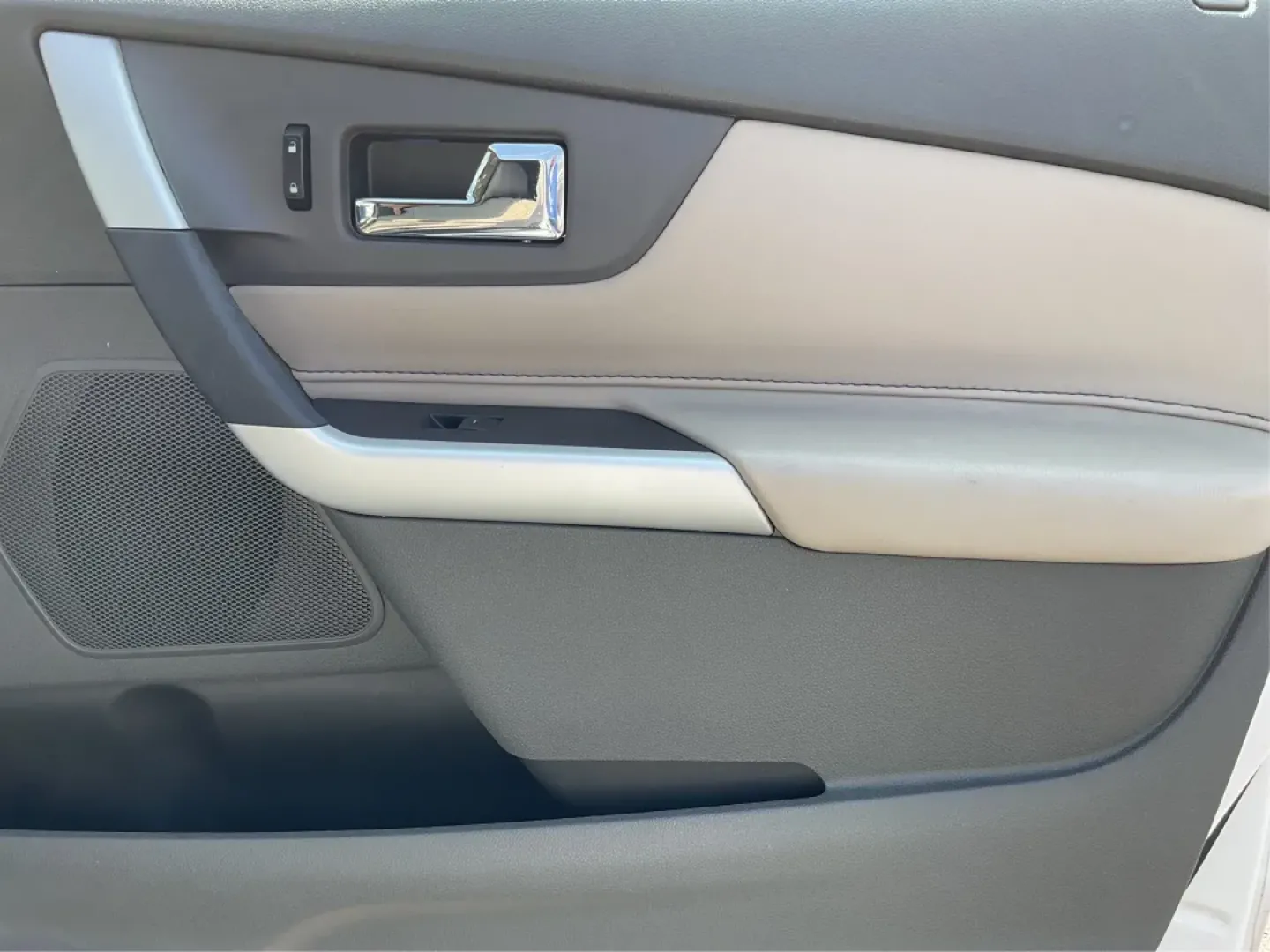 2014 Ford Edge Limited (2FMDK3KCXEB) with an Other engine, located at 1230 East Main St, Xenia, OH, 45385, (937) 908-9800, 39.688026, -83.910172 - **Unleash Your Adventurous Side with the 2014 Ford Edge Limited - Perfect for Family Road Trips and Weekend Getaways!**<br /> <br /> Are you ready to elevate your driving experience? Look no further than this stunning 2014 Ford Edge Limited, available exclusively at Advantage Car and Credit in Xenia - Photo#20