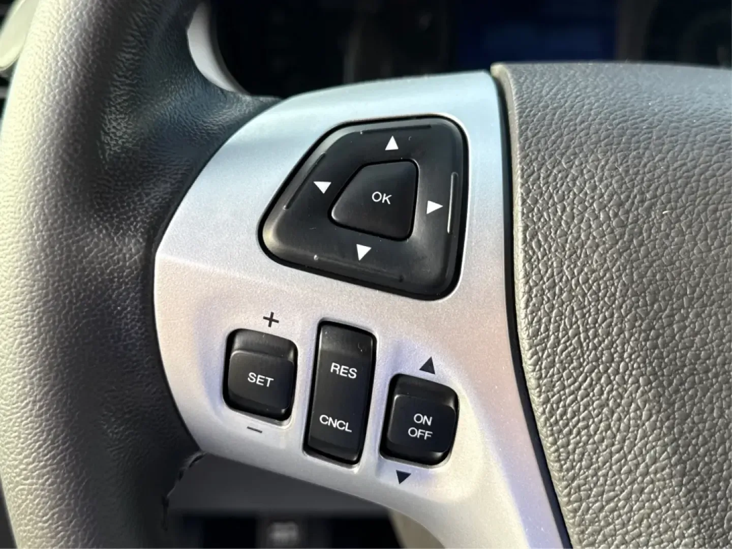 2013 Ford Edge SEL (2FMDK3JC0DB) with an Other engine, located at 4508 South Dixie Dr, Moraine, OH, 45439, (937) 908-9800, 39.689976, -84.218452 - **Discover Adventure in the 2013 Ford Edge SEL SUV at Advantage Car and Credit - Moraine!**<br /> <br /> Are you ready to embrace a lifestyle filled with adventure, comfort, and reliability? Look no further than this stunning **2013 Ford Edge SEL** SUV! With its spacious interior and robust features - Photo#16