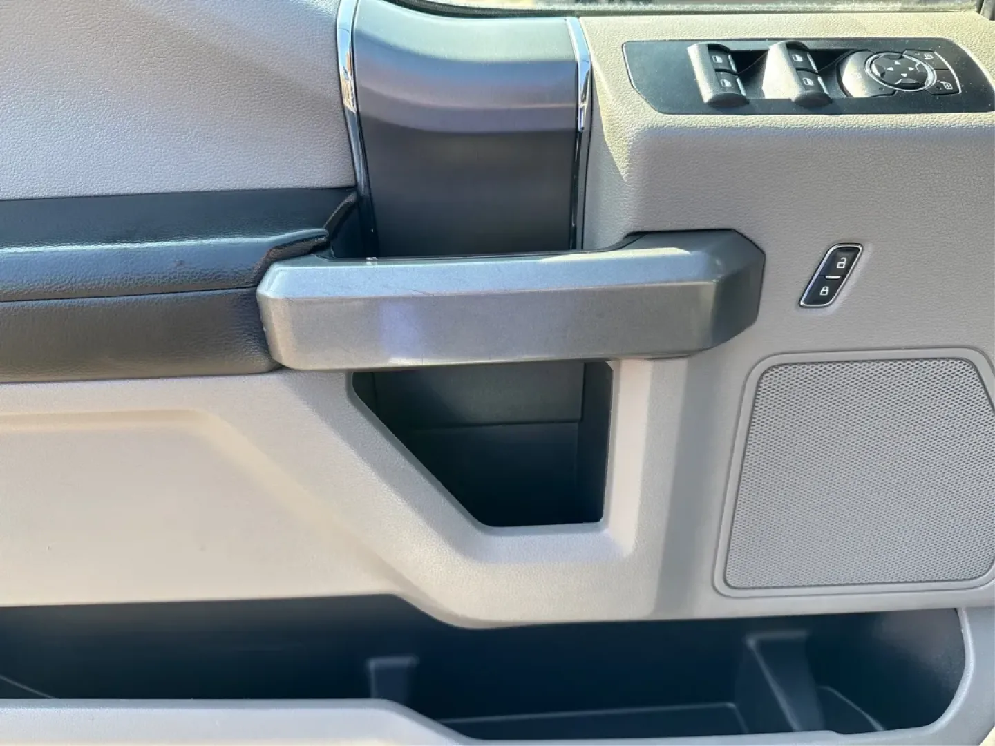 2017 Ford F-150 XLT (1FTFX1EF2HF) with an 5L V-8 DOHC engine, located at 401 Woodman Dr, Riverside, OH, 45431, (937) 908-9800, 39.760899, -84.123421 - **Unleash Your Adventures with This 2017 Ford F-150 XLT from Advantage Car and Credit - Troy!** <br /> <br /> Are you in search of a reliable truck that fits your adventurous lifestyle while also providing the comfort and technology you crave? Look no further than this stunning 2017 Ford F-150 XLT, - Photo#19