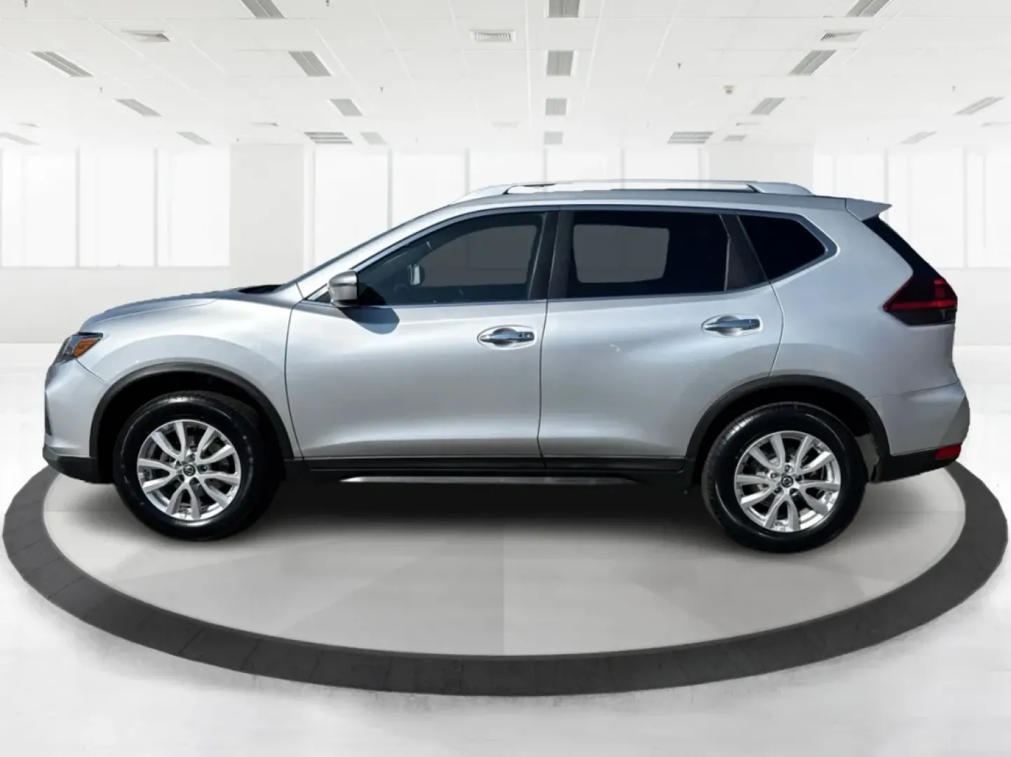 2018 Nissan Rogue SV (KNMAT2MV7JP) with an 2.5L I-4 DOHC engine, located at 8750 N County Rd 25A, Piqua, OH, 45356, (937) 908-9800, 40.164391, -84.232513 - **Adventure Awaits with the 2018 Nissan Rogue SV Perfect for Your Lifestyle!**<br /> <br /> Are you ready to elevate your driving experience? The 2018 Nissan Rogue SV, with its impeccable blend of style, comfort, and versatility, is designed for those who crave adventure without sacrificing practic - Photo#5
