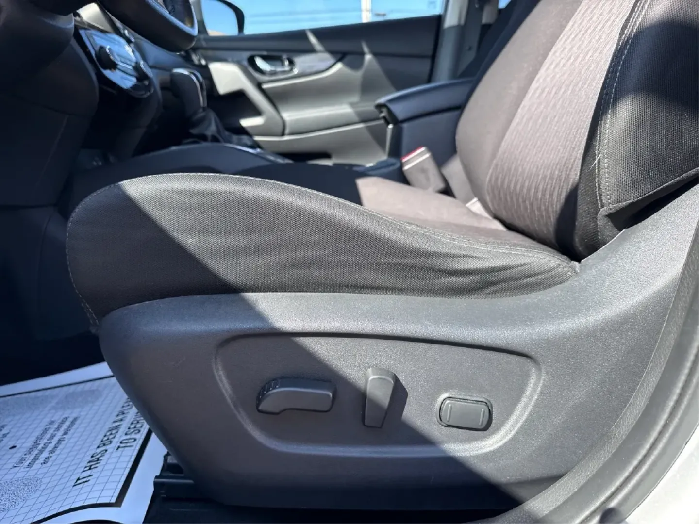 2018 Nissan Rogue SV (KNMAT2MV7JP) with an 2.5L I-4 DOHC engine, located at 8750 N County Rd 25A, Piqua, OH, 45356, (937) 908-9800, 40.164391, -84.232513 - **Adventure Awaits with the 2018 Nissan Rogue SV Perfect for Your Lifestyle!**<br /> <br /> Are you ready to elevate your driving experience? The 2018 Nissan Rogue SV, with its impeccable blend of style, comfort, and versatility, is designed for those who crave adventure without sacrificing practic - Photo#18