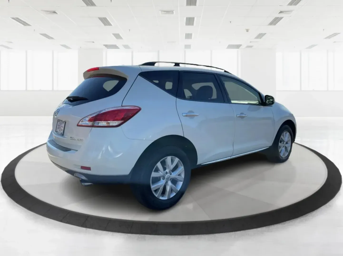 2014 Nissan Murano SL (JN8AZ1MW9EW) with an 3.5L V-6 DOHC engine, located at 880 E. National Road, Vandalia, OH, 45377, (937) 908-9800, 39.891918, -84.183594 - **Elevate Your Lifestyle with the 2014 Nissan Murano SL Perfect for All Your Adventures!**<br /> <br /> If you're on the hunt for a versatile SUV that seamlessly fits into your busy lifestyle, look no further than the stunning 2014 Nissan Murano SL. Whether you're making school runs, embarking on w - Photo#2
