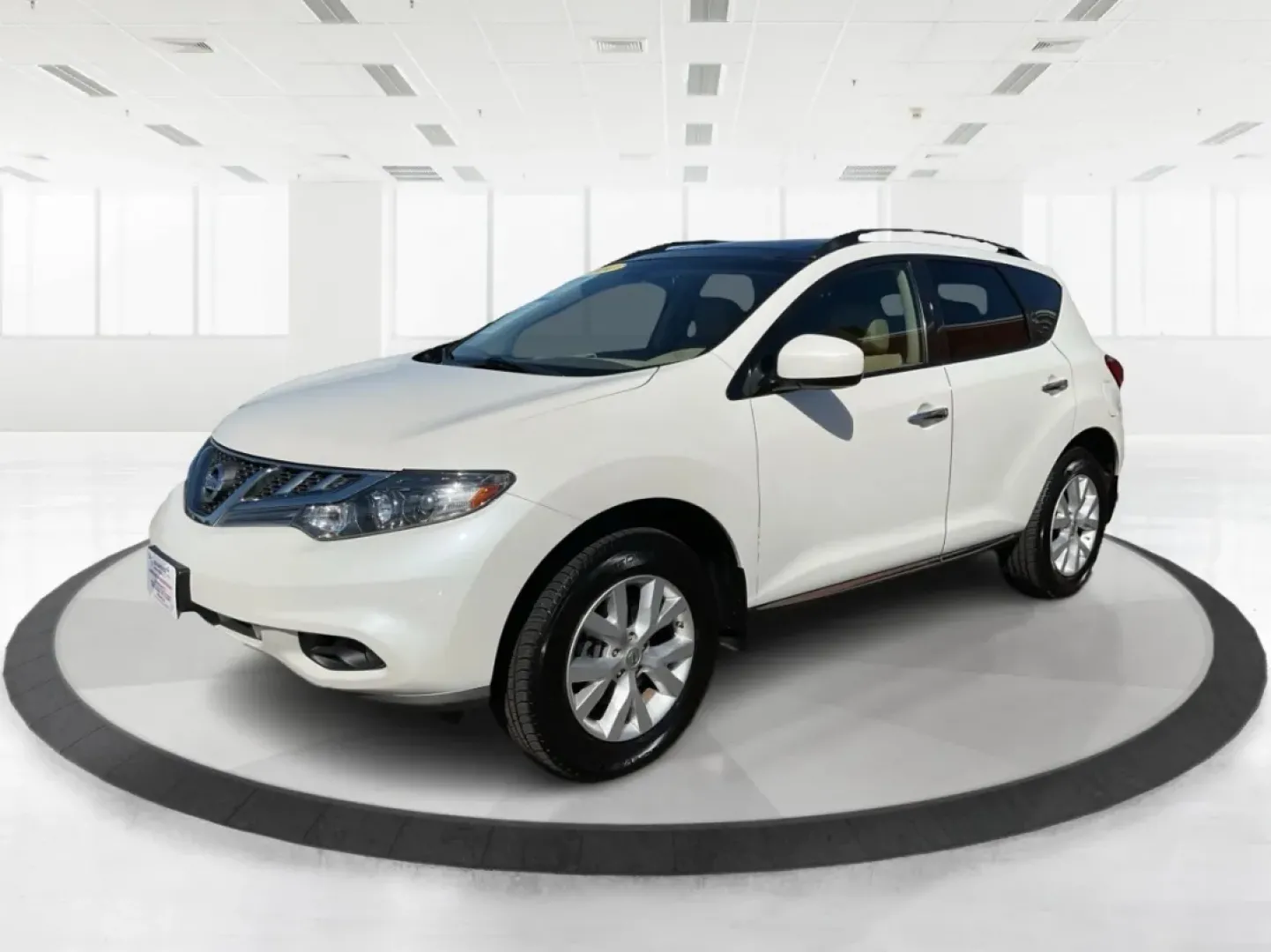 2014 Nissan Murano SL (JN8AZ1MW9EW) with an 3.5L V-6 DOHC engine, located at 880 E. National Road, Vandalia, OH, 45377, (937) 908-9800, 39.891918, -84.183594 - **Elevate Your Lifestyle with the 2014 Nissan Murano SL Perfect for All Your Adventures!**<br /> <br /> If you're on the hunt for a versatile SUV that seamlessly fits into your busy lifestyle, look no further than the stunning 2014 Nissan Murano SL. Whether you're making school runs, embarking on w - Photo#8
