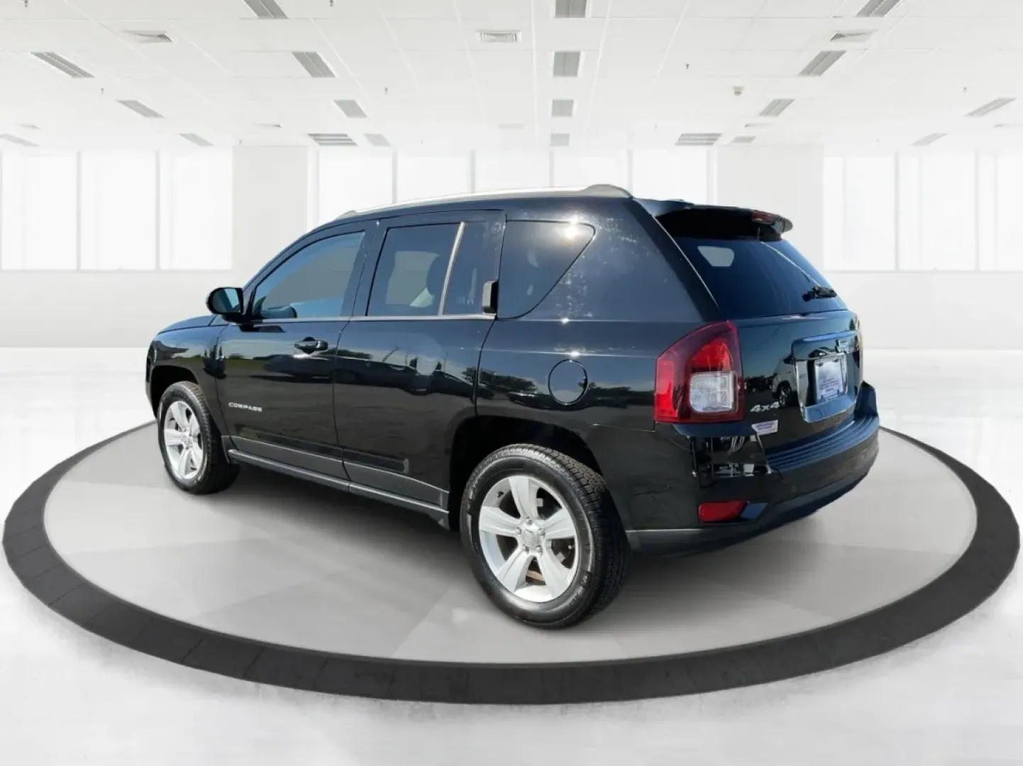 2016 Jeep Compass Latitude (1C4NJDEB2GD) with an 2.4L I-4 DOHC engine, located at 1230 East Main St, Xenia, OH, 45385, (937) 908-9800, 39.688026, -83.910172 - **Adventure Awaits with This 2016 Jeep Compass Latitude!**<br /> <br /> If you're seeking a vehicle that complements your active lifestyle, look no further than this versatile 2016 Jeep Compass Latitude. Perfect for weekend getaways, family road trips, or daily commutes, this SUV is designed to hand - Photo#4