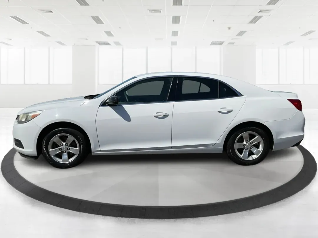 2015 Chevrolet Malibu 1FL (1G11A5SL9FU) with an ECOTEC 2.5L I-4 gasoline direct injection engine, located at 8750 N County Rd 25A, Piqua, OH, 45356, (937) 908-9800, 40.164391, -84.232513 - **Discover Your Next Adventure with the 2015 Chevrolet Malibu at Advantage Car and Credit - Troy!**<br /> <br /> Are you in search of a reliable sedan that seamlessly combines style, comfort, and performance for your daily commute? Look no further! The 2015 Chevrolet Malibu 1FL is the perfect vehicl - Photo#5