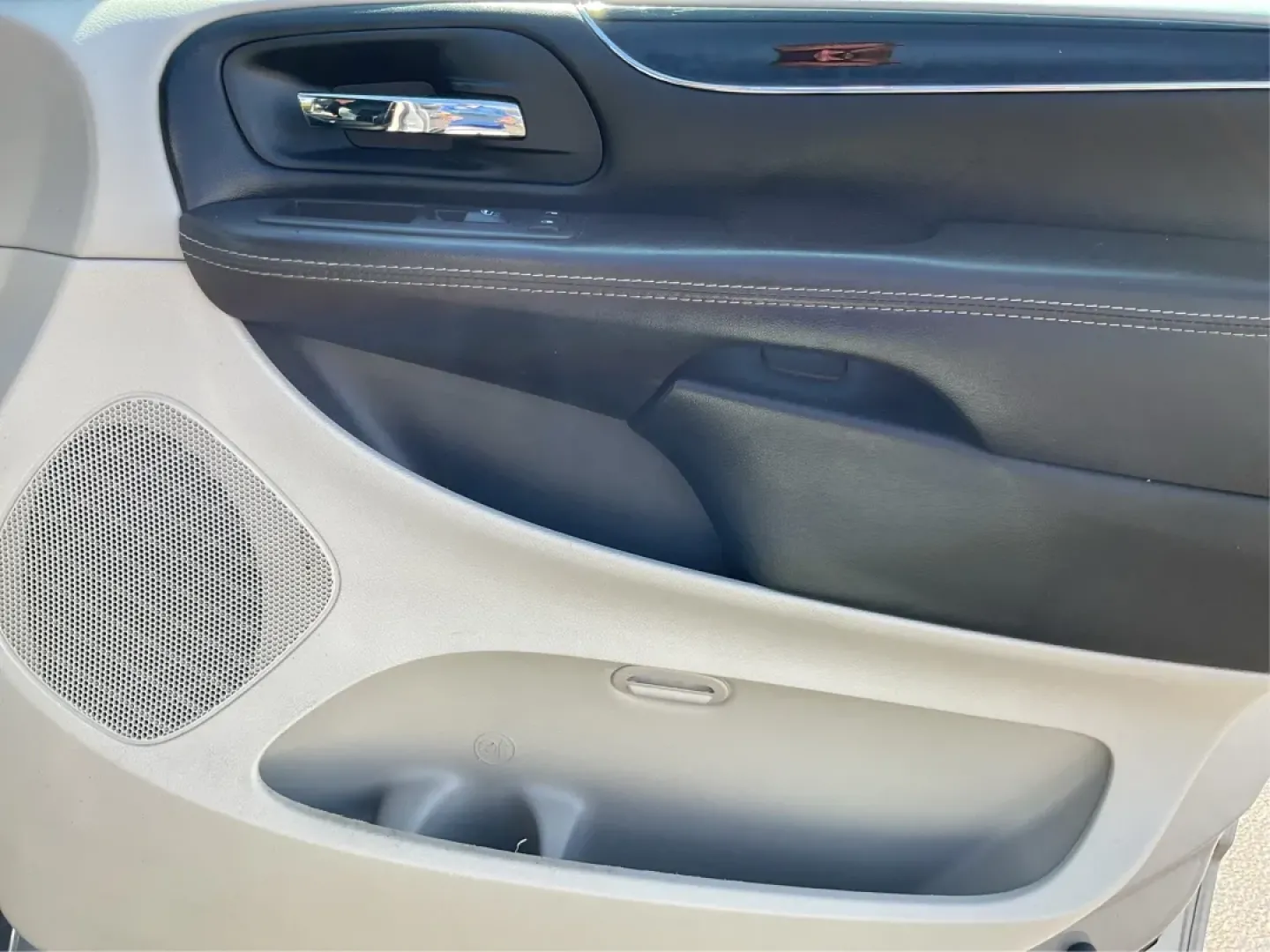 2017 Dodge Grand Caravan SXT (2C4RDGCG5HR) with an Pentastar 3.6L V-6 DOHC engine, located at 1230 East Main St, Xenia, OH, 45385, (937) 908-9800, 39.688026, -83.910172 - **Adventure Awaits with the 2017 Dodge Grand Caravan SXT in Fairborn, OH!**<br /> <br /> Are you looking for the perfect vehicle to accommodate your growing family or to embark on weekend adventures? Look no further! The 2017 Dodge Grand Caravan SXT is designed for those who prioritize space, comfor - Photo#20