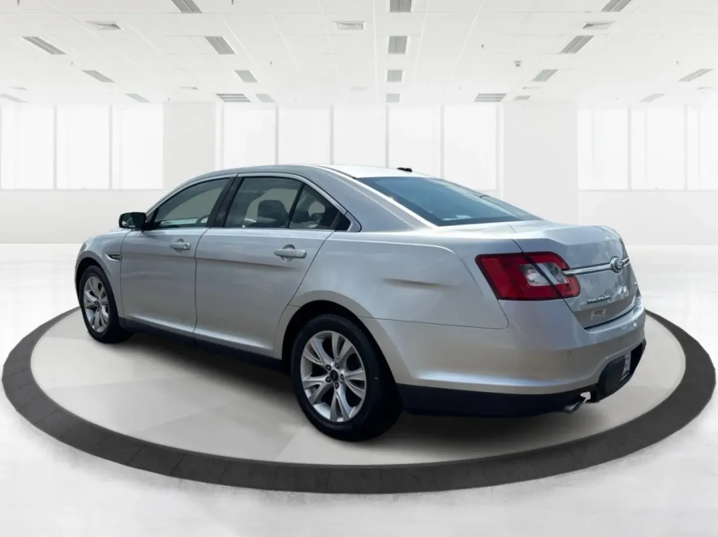 2011 Ford Taurus SEL (1FAHP2EW3BG) with an Duratec 3.5L V-6 DOHC engine, located at 880 E. National Road, Vandalia, OH, 45377, (937) 908-9800, 39.891918, -84.183594 - Experience the perfect blend of comfort, style, and reliability with the 2011 Ford Taurus SEL, a sedan that is truly designed for modern life. Whether you're commuting to work, transporting your growing family, or heading out for weekend adventures, this vehicle caters to a variety of lifestyles. Av - Photo#4