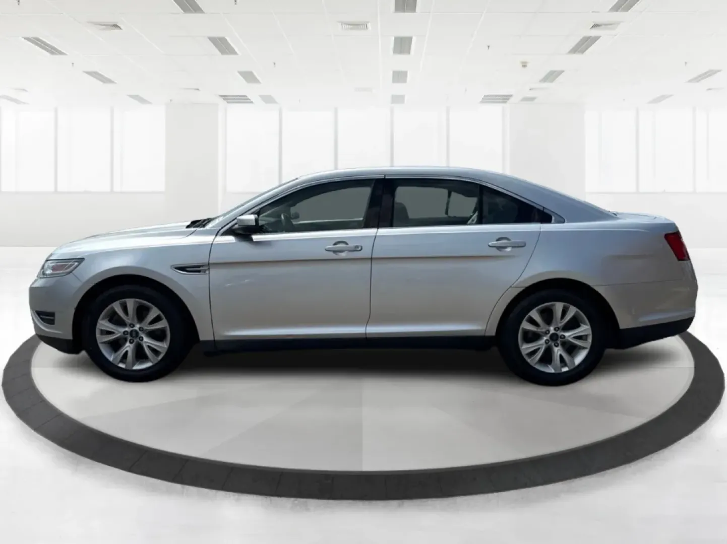 2011 Ford Taurus SEL (1FAHP2EW3BG) with an Duratec 3.5L V-6 DOHC engine, located at 880 E. National Road, Vandalia, OH, 45377, (937) 908-9800, 39.891918, -84.183594 - Experience the perfect blend of comfort, style, and reliability with the 2011 Ford Taurus SEL, a sedan that is truly designed for modern life. Whether you're commuting to work, transporting your growing family, or heading out for weekend adventures, this vehicle caters to a variety of lifestyles. Av - Photo#5