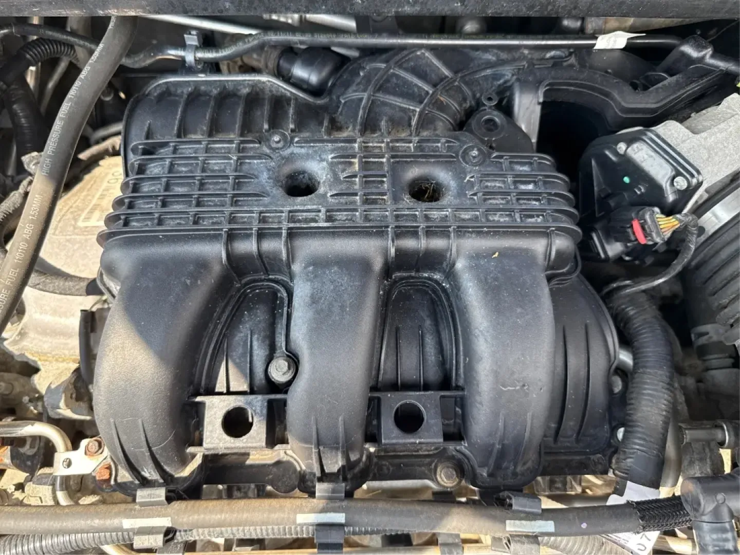 2011 Ford Taurus SEL (1FAHP2EW3BG) with an Duratec 3.5L V-6 DOHC engine, located at 880 E. National Road, Vandalia, OH, 45377, (937) 908-9800, 39.891918, -84.183594 - Experience the perfect blend of comfort, style, and reliability with the 2011 Ford Taurus SEL, a sedan that is truly designed for modern life. Whether you're commuting to work, transporting your growing family, or heading out for weekend adventures, this vehicle caters to a variety of lifestyles. Av - Photo#11