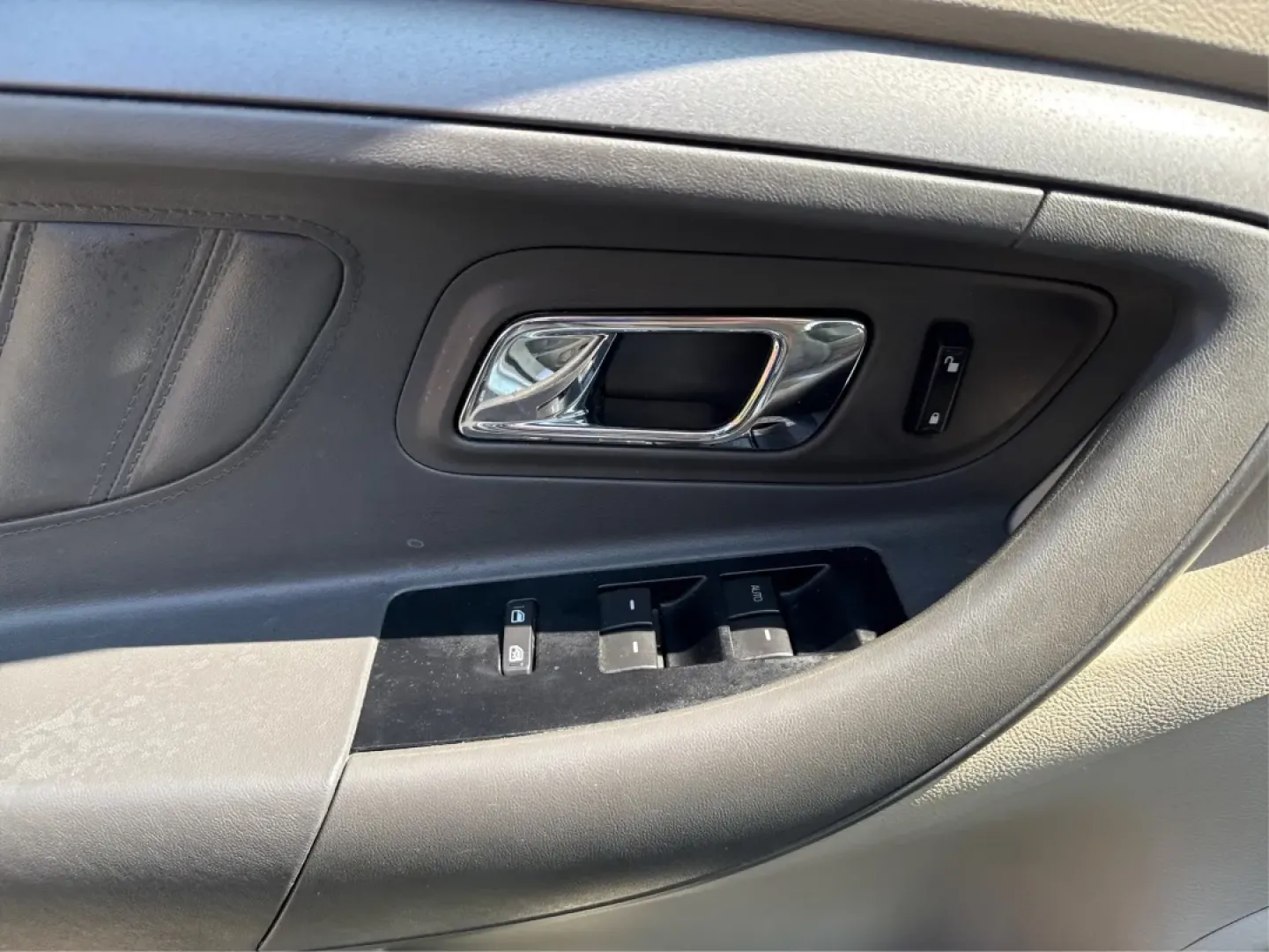 2011 Ford Taurus SEL (1FAHP2EW3BG) with an Duratec 3.5L V-6 DOHC engine, located at 880 E. National Road, Vandalia, OH, 45377, (937) 908-9800, 39.891918, -84.183594 - Experience the perfect blend of comfort, style, and reliability with the 2011 Ford Taurus SEL, a sedan that is truly designed for modern life. Whether you're commuting to work, transporting your growing family, or heading out for weekend adventures, this vehicle caters to a variety of lifestyles. Av - Photo#19