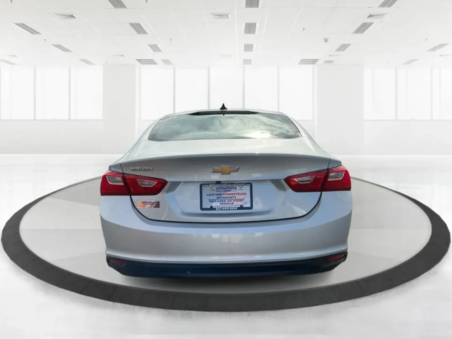 2019 Chevrolet Malibu 1LS (1G1ZB5STXKF) with an ECOTEC 1.5L I-4 gasoline direct injection engine, located at 401 Woodman Dr, Riverside, OH, 45431, (937) 908-9800, 39.760899, -84.123421 - Looking for a reliable sedan that fits seamlessly into your lifestyle? The 2019 Chevrolet Malibu 1LS, now available at Advantage Car and Credit in Riverside, OH, is the perfect blend of style, comfort, and functionality. Whether you're commuting to work, running errands around town, or planning a we - Photo#3