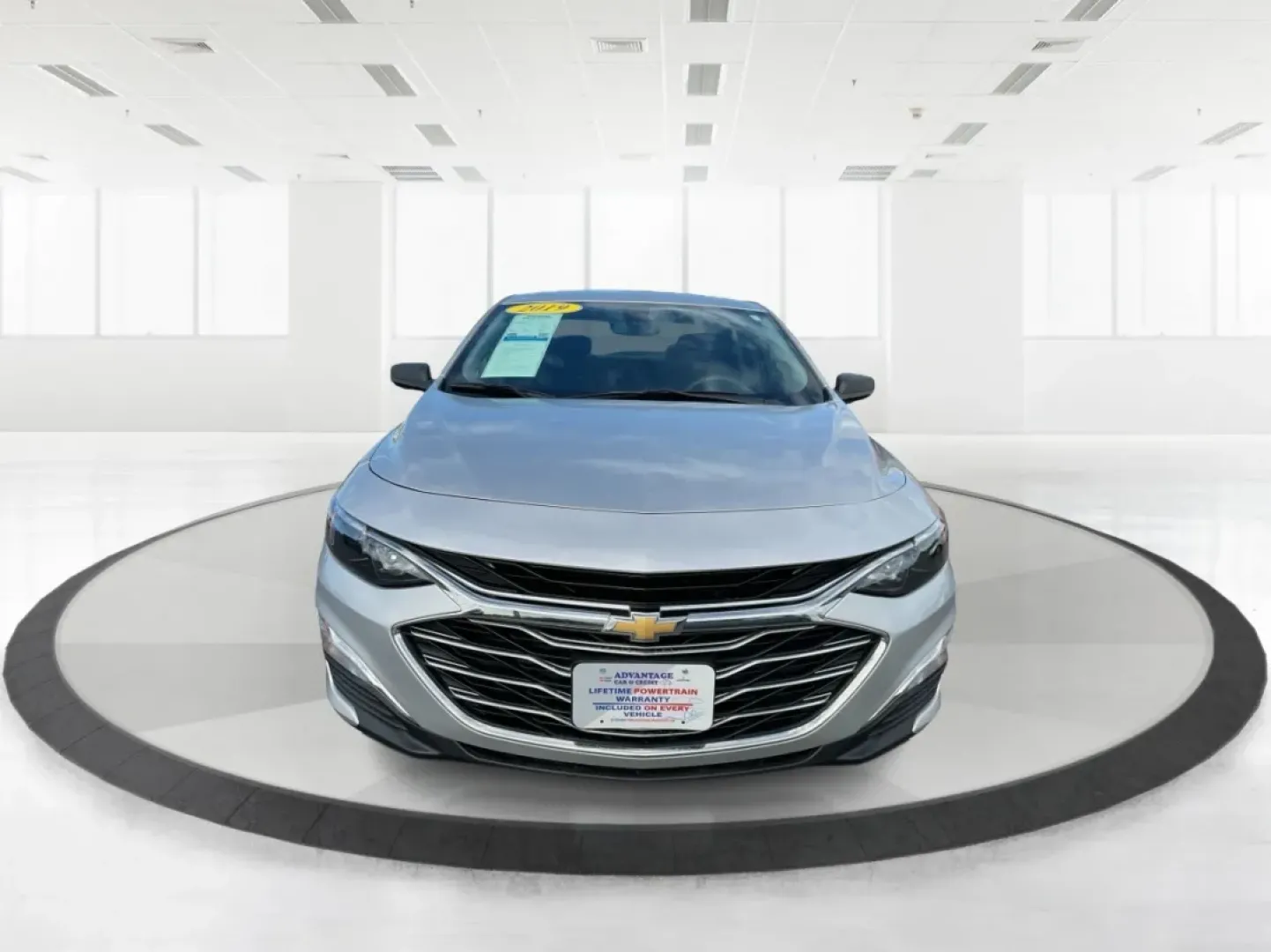 2019 Chevrolet Malibu 1LS (1G1ZB5STXKF) with an ECOTEC 1.5L I-4 gasoline direct injection engine, located at 401 Woodman Dr, Riverside, OH, 45431, (937) 908-9800, 39.760899, -84.123421 - Looking for a reliable sedan that fits seamlessly into your lifestyle? The 2019 Chevrolet Malibu 1LS, now available at Advantage Car and Credit in Riverside, OH, is the perfect blend of style, comfort, and functionality. Whether you're commuting to work, running errands around town, or planning a we - Photo#7
