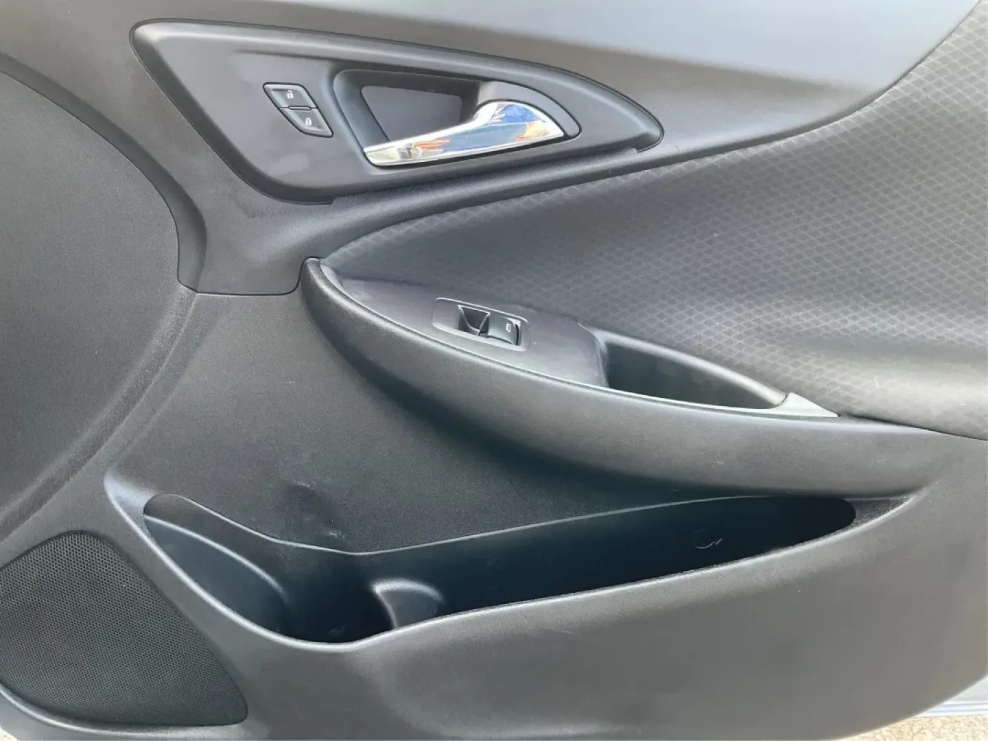 2019 Chevrolet Malibu 1LS (1G1ZB5STXKF) with an ECOTEC 1.5L I-4 gasoline direct injection engine, located at 401 Woodman Dr, Riverside, OH, 45431, (937) 908-9800, 39.760899, -84.123421 - Looking for a reliable sedan that fits seamlessly into your lifestyle? The 2019 Chevrolet Malibu 1LS, now available at Advantage Car and Credit in Riverside, OH, is the perfect blend of style, comfort, and functionality. Whether you're commuting to work, running errands around town, or planning a we - Photo#19