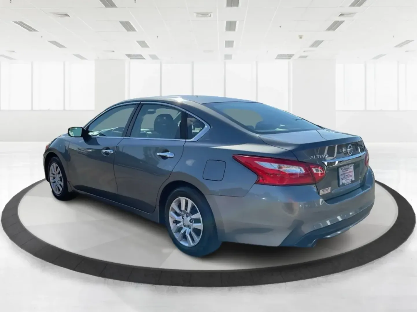 2017 Nissan Altima 2.5 S (1N4AL3AP1HC) with an 2.5L I-4 DOHC engine, located at 4508 South Dixie Dr, Moraine, OH, 45439, (937) 908-9800, 39.689976, -84.218452 - Elevate your daily driving experience with the perfect blend of style, performance, and affordability. At Advantage Car and Credit in Moraine, OH, we understand that finding reliable transportation is essential for your busy lifestyle-whether you're commuting to work, running errands, or embarking o - Photo#4