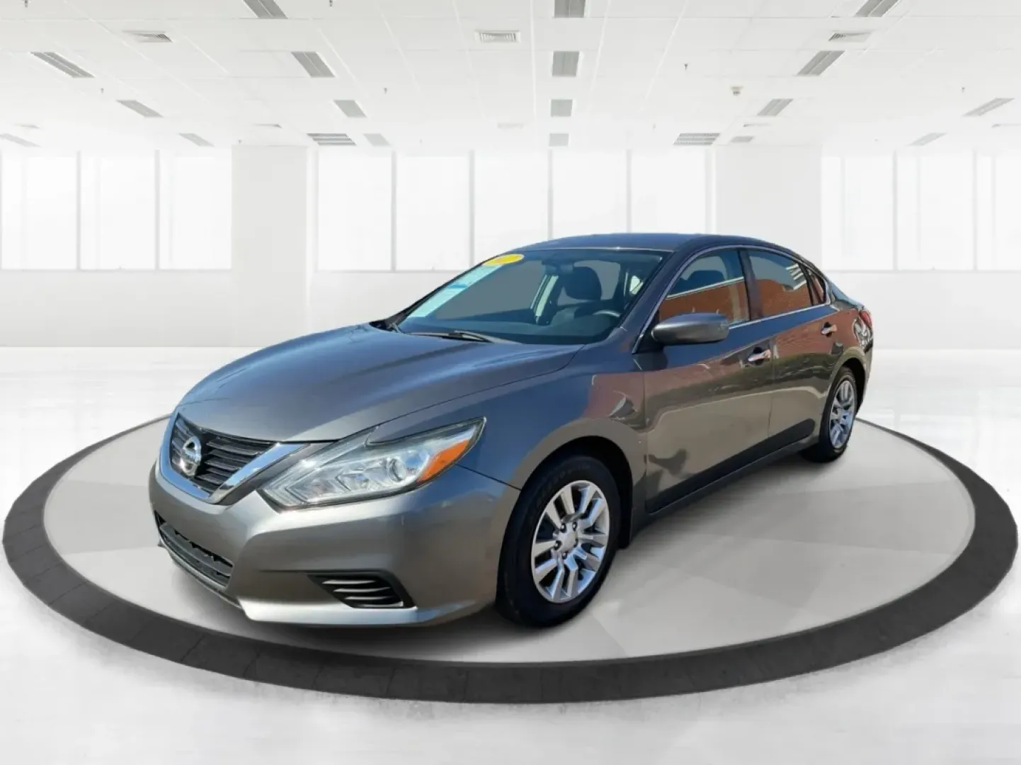 2017 Nissan Altima 2.5 S (1N4AL3AP1HC) with an 2.5L I-4 DOHC engine, located at 4508 South Dixie Dr, Moraine, OH, 45439, (937) 908-9800, 39.689976, -84.218452 - Elevate your daily driving experience with the perfect blend of style, performance, and affordability. At Advantage Car and Credit in Moraine, OH, we understand that finding reliable transportation is essential for your busy lifestyle-whether you're commuting to work, running errands, or embarking o - Photo#8