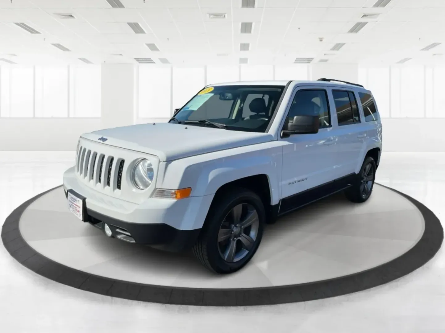 2015 Jeep Patriot High Altitude Edition (1C4NJPFA5FD) with an 2L I-4 DOHC engine, located at 401 Woodman Dr, Riverside, OH, 45431, (937) 908-9800, 39.760899, -84.123421 - Discover the perfect blend of adventure and everyday practicality with the 2015 Jeep Patriot High Altitude Edition, now available at Advantage Car and Credit in Moraine, OH! Designed for those who want to conquer both the urban jungle and the great outdoors, this SUV is not just a vehicle; it's a li - Photo#8