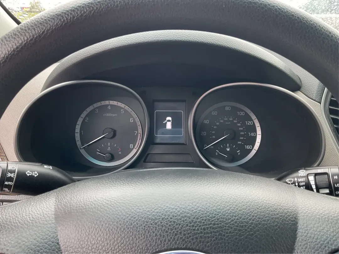 2017 Hyundai Santa Fe 2.4L (5XYZTDLB2HG) with an Theta II 2.4L I-4 gasoline direct injection engine, located at 1951 S Dayton Lakeview Rd., New Carlisle, OH, 45344, (937) 908-9800, 39.890999, -84.050255 - Discover the perfect blend of comfort, capability, and style with the 2017 Hyundai Santa Fe, now available at Advantage Car and Credit, located at 1184 Kauffman Ave, Fairborn, OH 45324. This versatile SUV is an excellent choice for growing families, weekend adventurers, or budget-conscious buyers lo - Photo#15