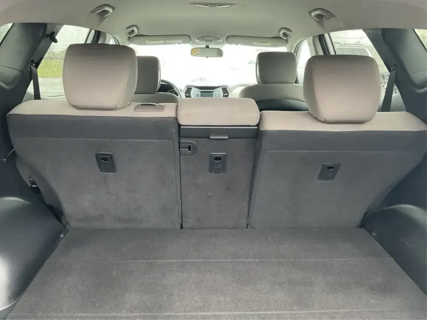 2017 Hyundai Santa Fe 2.4L (5XYZTDLB2HG) with an Theta II 2.4L I-4 gasoline direct injection engine, 6A transmission, located at 8750 N County Rd 25A, Piqua, OH, 45356, (937) 908-9800, 40.164391, -84.232513 - Discover the perfect blend of comfort, capability, and style with the 2017 Hyundai Santa Fe, now available at Advantage Car and Credit, located at 1184 Kauffman Ave, Fairborn, OH 45324. This versatile SUV is an excellent choice for growing families, weekend adventurers, or budget-conscious buyers lo - Photo#12